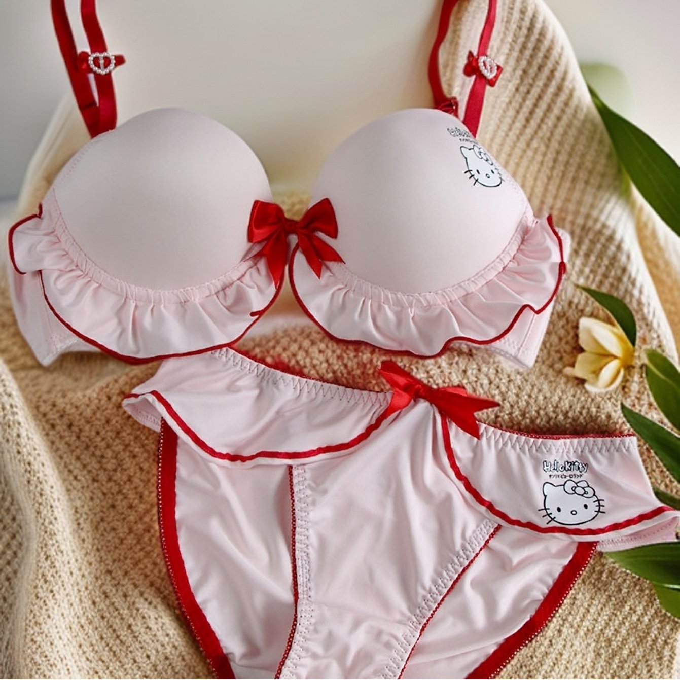 Hello Kitty Printed Underwear For Women Small Chest Push-up Sexy Pure Desire Wireless Bra Set