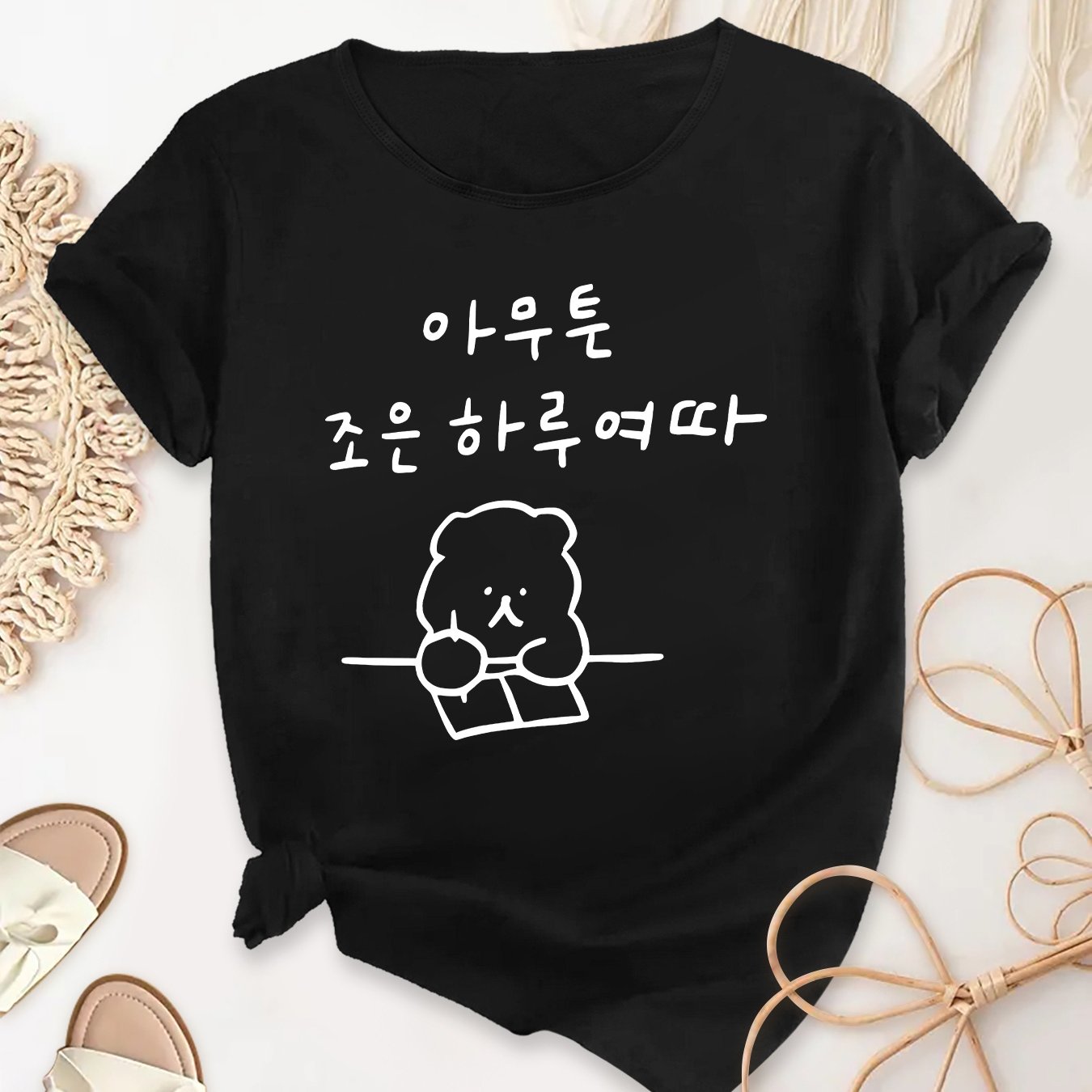 TEMU 아름답고 우아한 만화 곰 패턴의 플러스 사이즈 여성 의류, 우아한 파티를 위한 스타일리시하고 패셔너블한 루즈핏 슬림핏 상의, 부드럽고 기계 세탁 가능하며 신축성 있는 애슬레틱 크루넥 반팔 상의, 선물용으로 완벽
