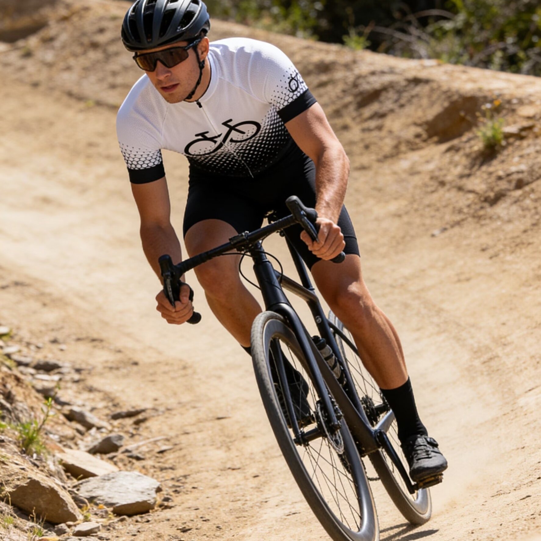 E-shop Schnelltrocknendes Herren-Rennradtrikot - Atmungsaktiv, feuchtigkeitstransportierend, MTB- und Rennradshirt mit 3 hinteren , Kurzarm,
