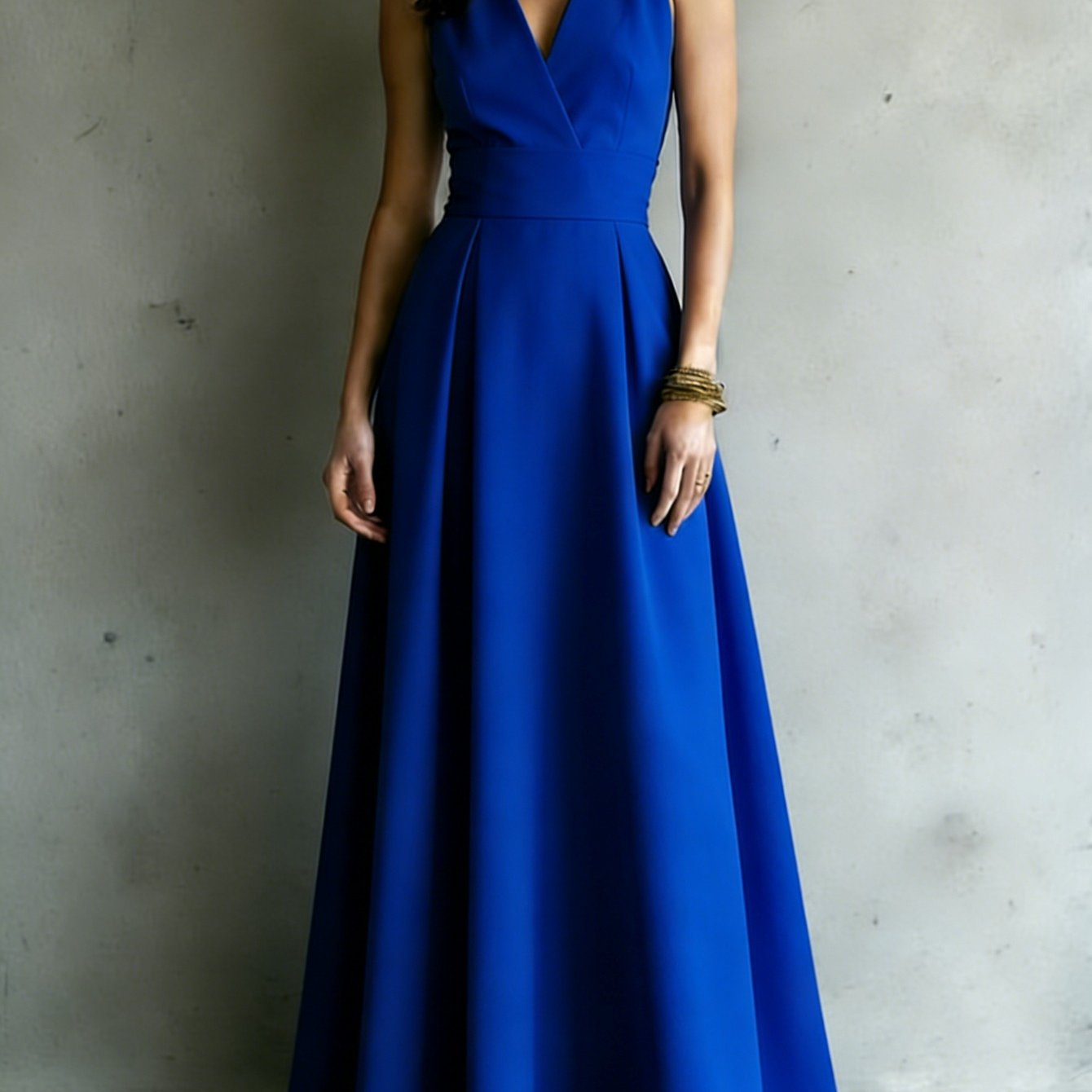Image of Women's V-neck Sleeveless Waisted Maxi Swing Dress | Easy Elegant Texture, Silhouette, Ideal For Formal Occasions Such As Weddings And Banquets
