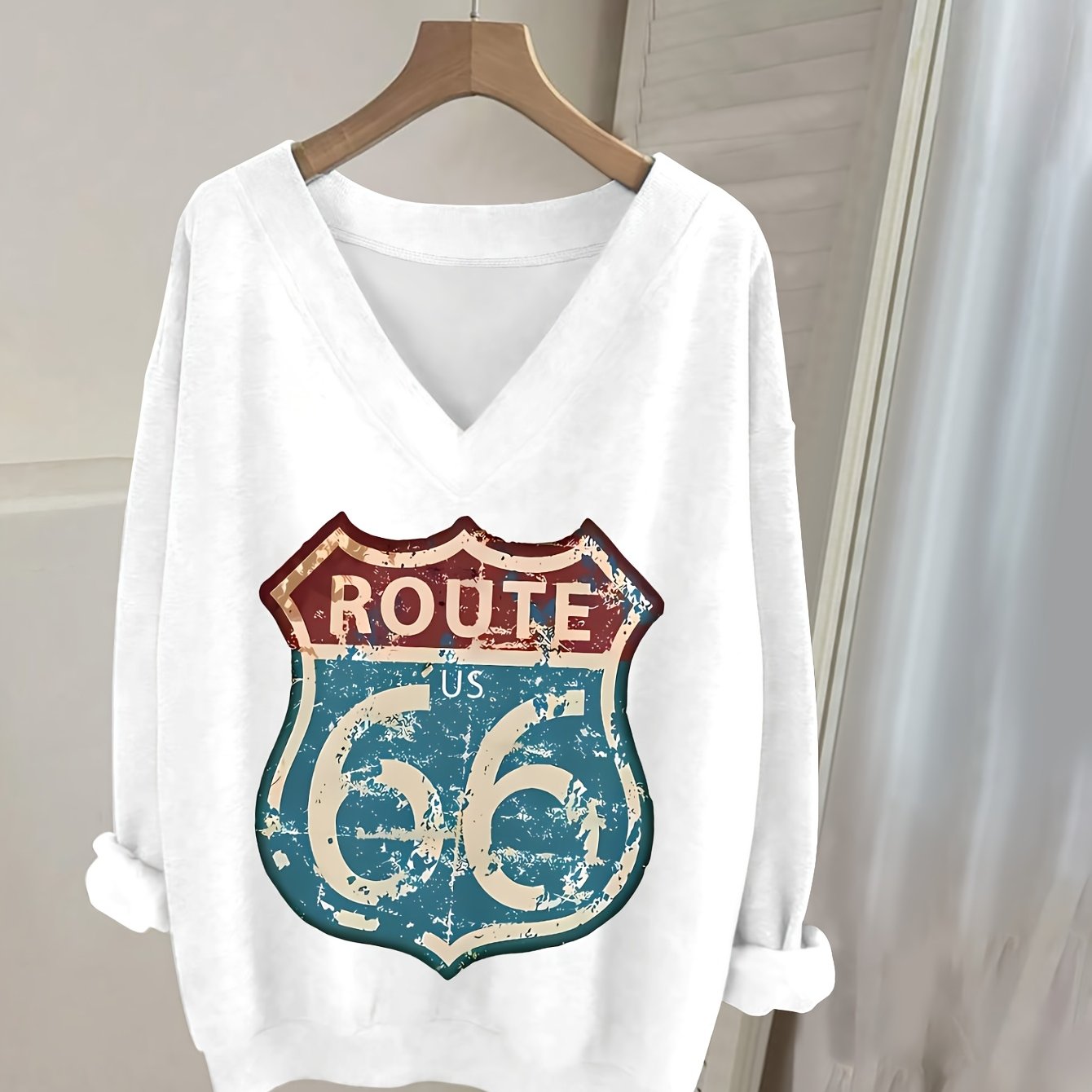 Image of 0913 Wild Mugwort, A Casual V-neck Long-sleeved Sweatshirt, Letter Print, Women's Clothing