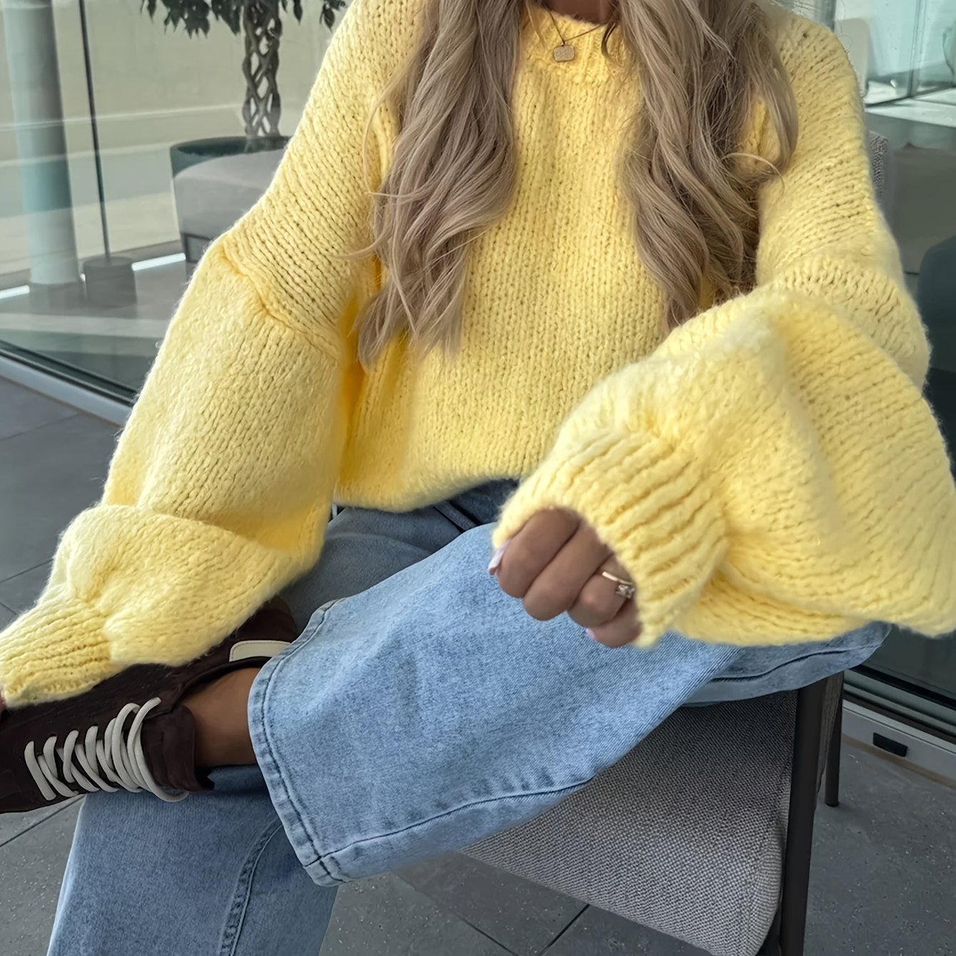 E-shop Damen Herbst/Winter Freizeit-Eleganz einfacher langärmeliger Revers-Pullover aus Stoff in einfarbiger, eleganter, bequemer Freizeitoptik