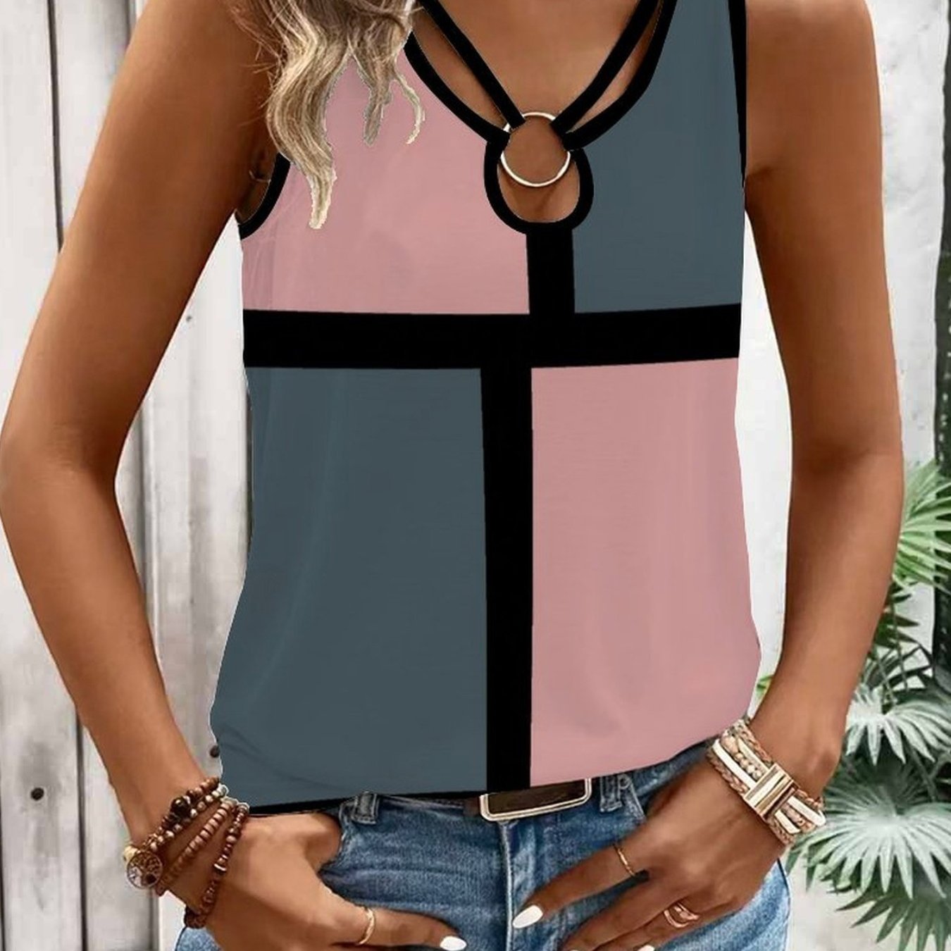 Directional Women's Fashionable And Elegant Halter Ring Design Vest With Digital Printing Pattern