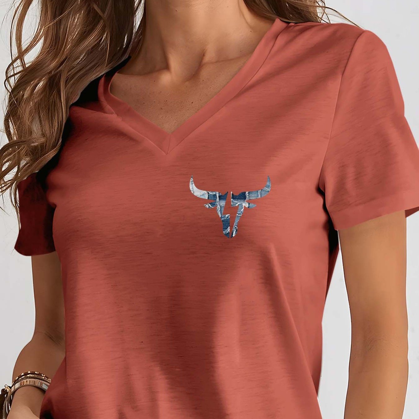 TEMU Ladies' V-neck Short-sleeved T-shirt Top, Head Print, Summer Casual Outfit, Suitable For Daily Wear, Loose Fit, Versatile And Fashionable, Egg