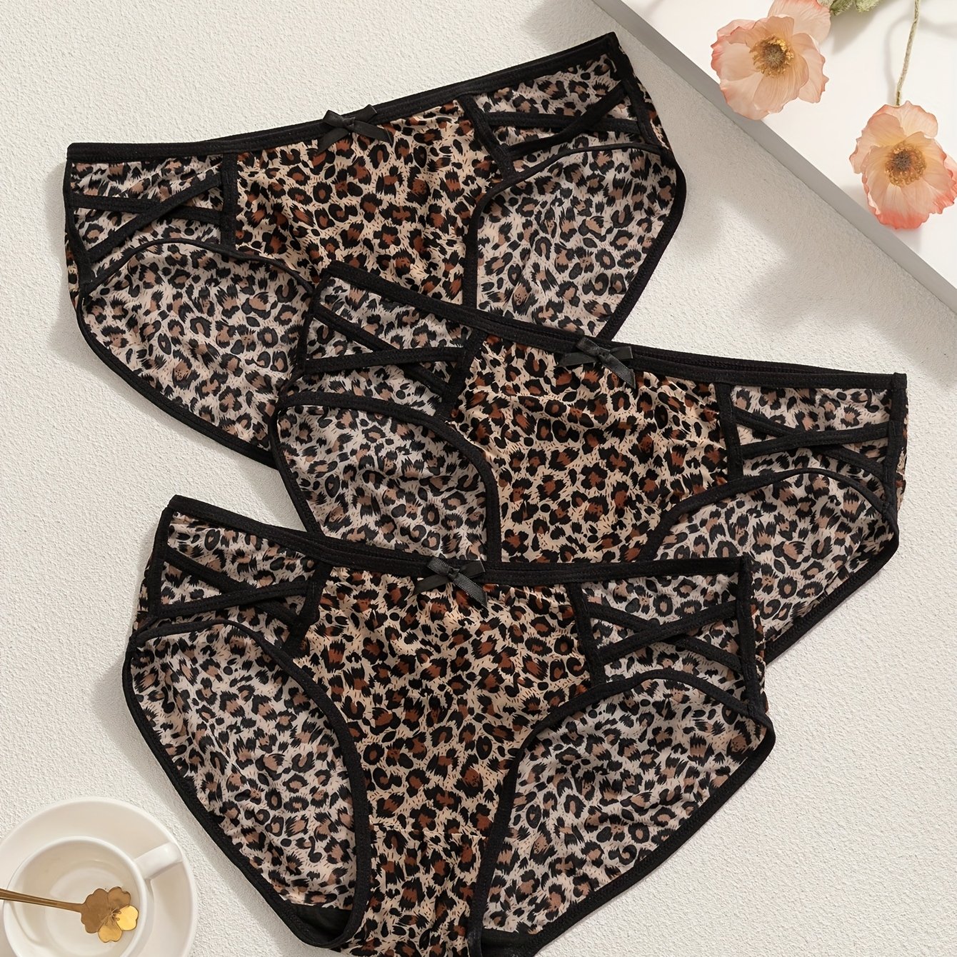 E-shop 3 Stück Damen-Leopard-Print Unterwäsche – atmungsaktive Polyester-Spandex-Mischung, niedrige Taille mit Lochdetails, Kreuzbanddesign,