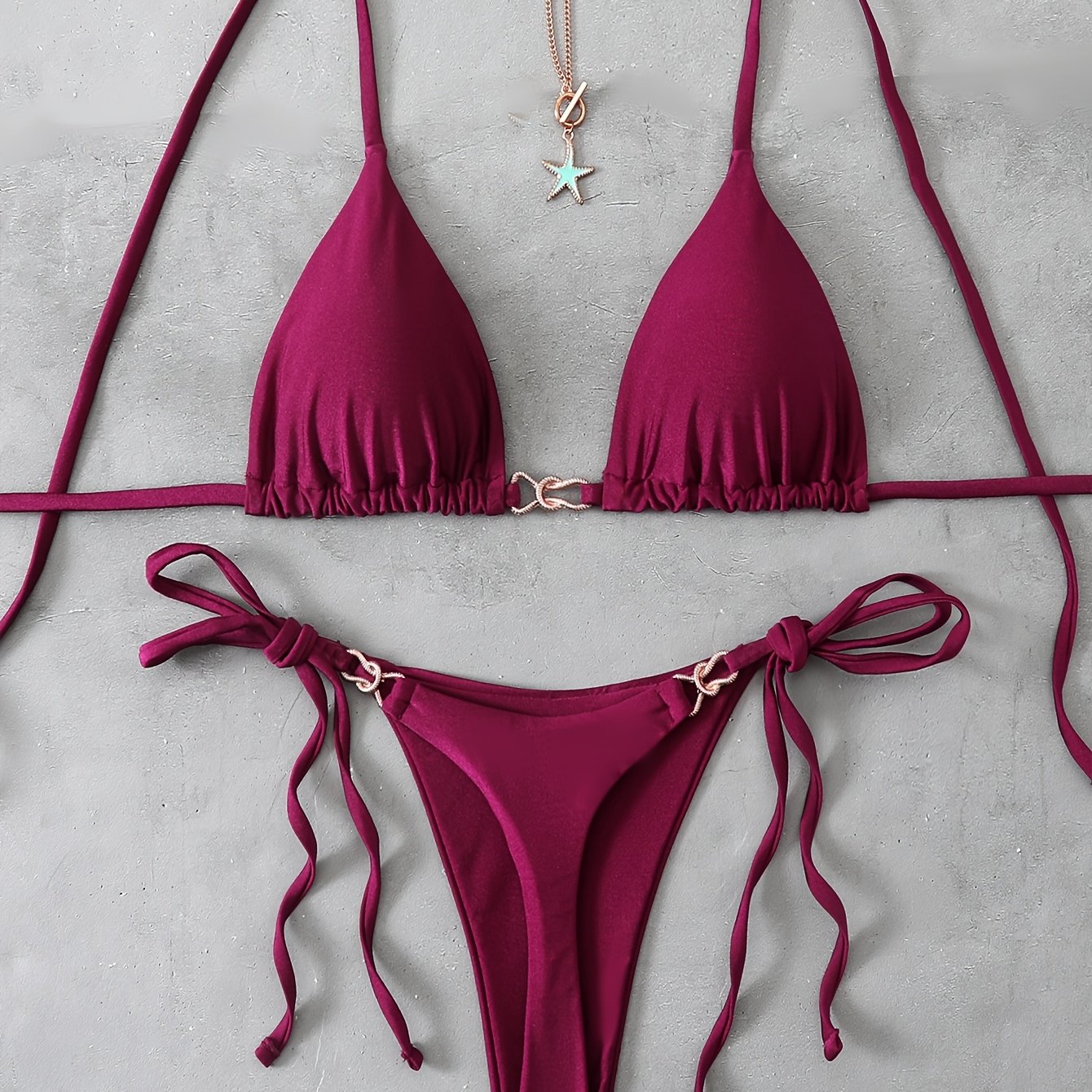 E-shop Sexy und cooles einfarbiges Bikini-Set | Hochelastisches Material mit Rüschen-Details