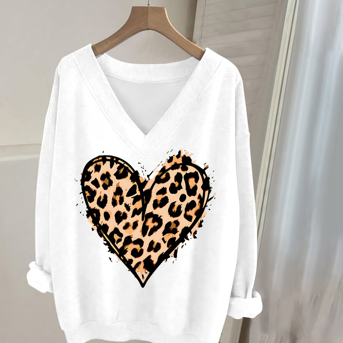 TEMU A Casual V-neck Long-sleeved Sweatshirt With Heart-shaped Printing, Women's Clothing, Long-sleeved Sweater, Long-sleeved Fashion Top