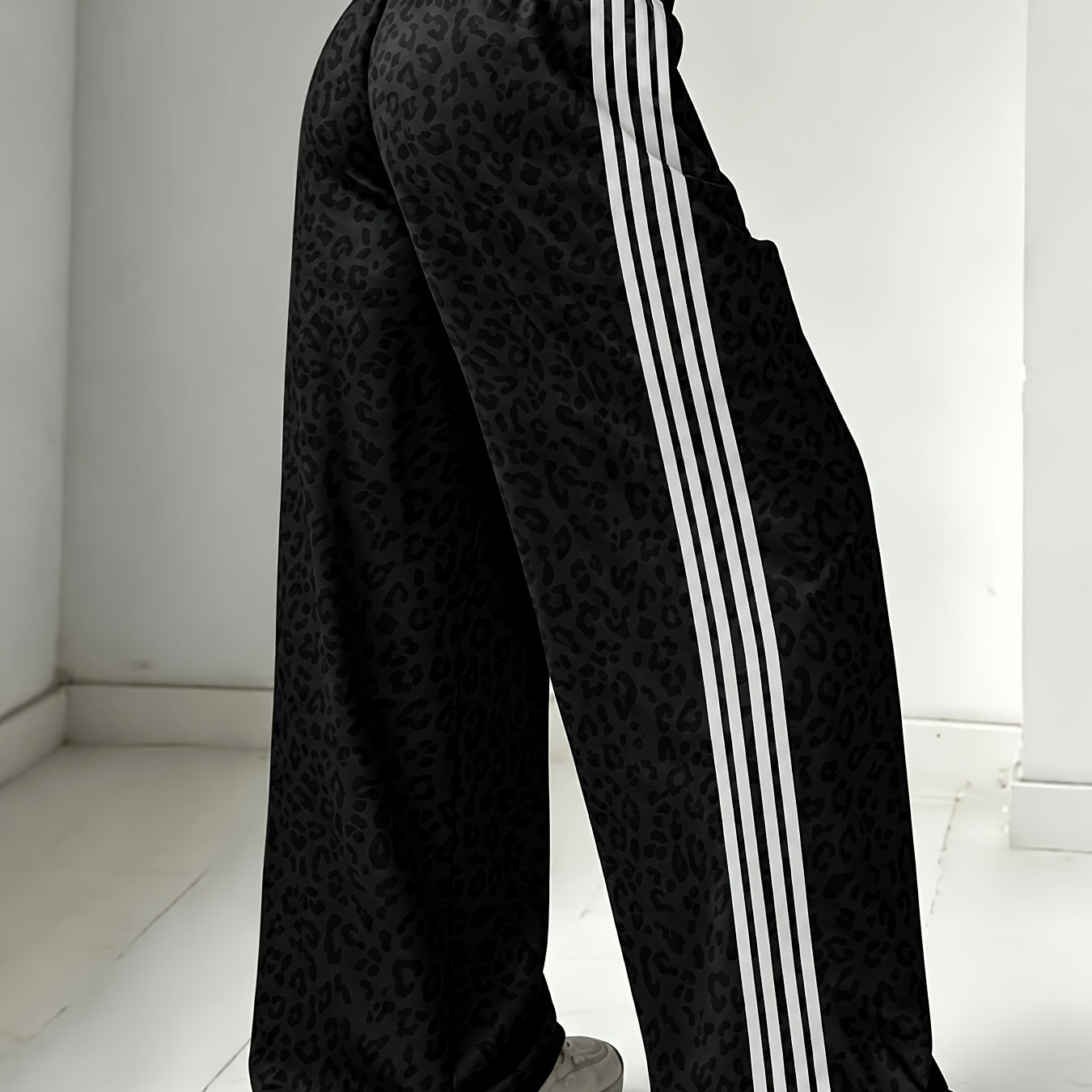 TEMU Ladies' Elastic Waist Casual Versatile Commuter Wide-leg Pants, Trousers, Leopard Trousers, Printed - Non-textured