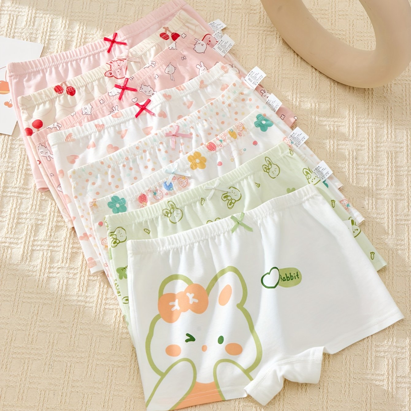 Image of Random 8pcs Girls' Square Underpants, 95% Fabric Soft Comfortable Elastic Waist With Bow Detail, Suitable For -12, Cute Cartoon Patterns, Wear For Girls' Boxer Shorts [df]