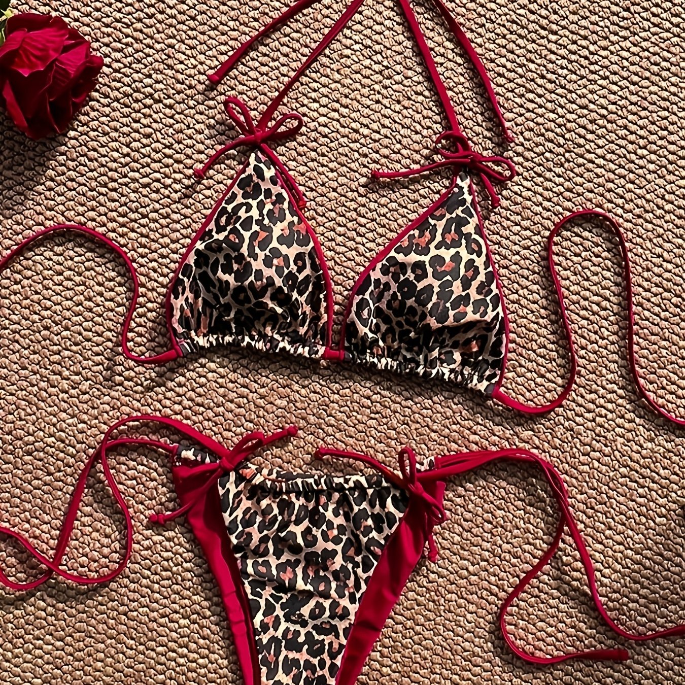 E-shop 26SS Neues sexy Leopard Print Glänzendes Nylon gefüttertes Schleife High Elastic Damen Bikini Set