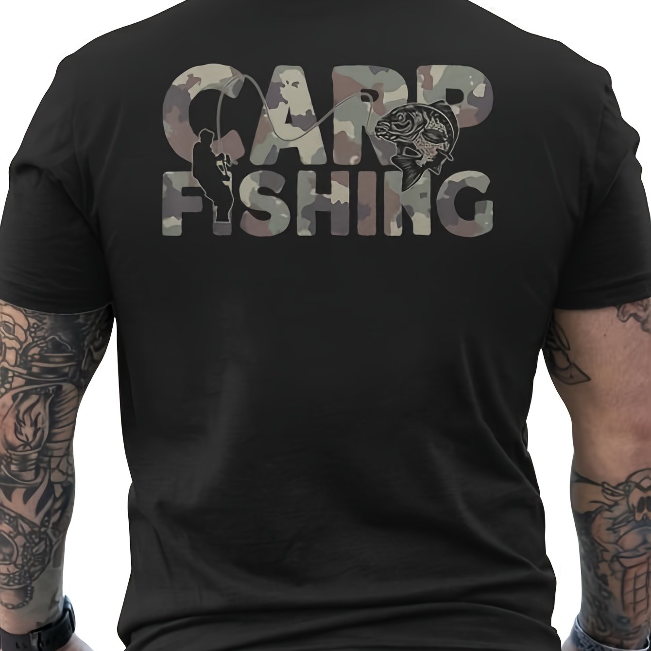 Men's Carp Fishing Graphic T-shirt With Camo Back Print & Carp - Casual Round Neck Short Sleeve Tee For , , Carp Fishing Enthusiasts - Ideal Gift For Carp , Comfortable Fit, Machine Washable