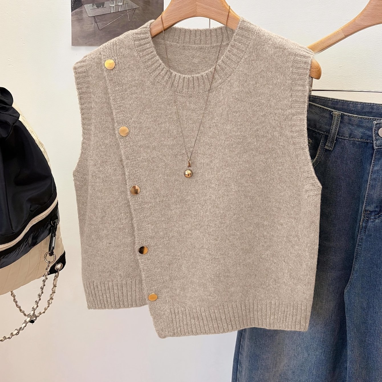 TEMU /summer Women's Fashionable And Elegant Round Neck Button-up Versatile Sleeveless Vest