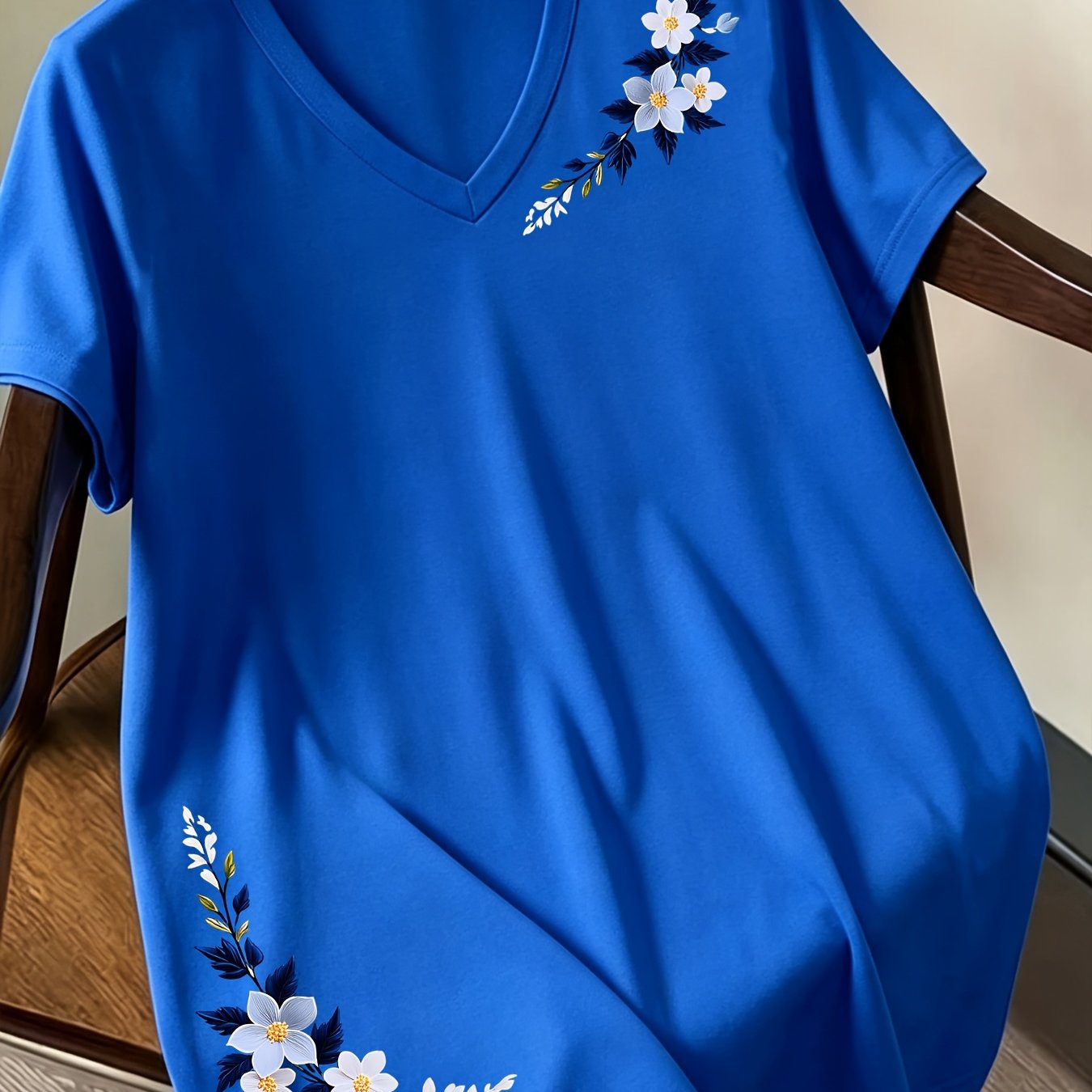 TEMU Plus Size, Plus Size - Summer Women's Plus Size Fashion V-neck Batwing Sleeve Top - Blue Floral T-shirt, Stretchy Machine Washable Versatile