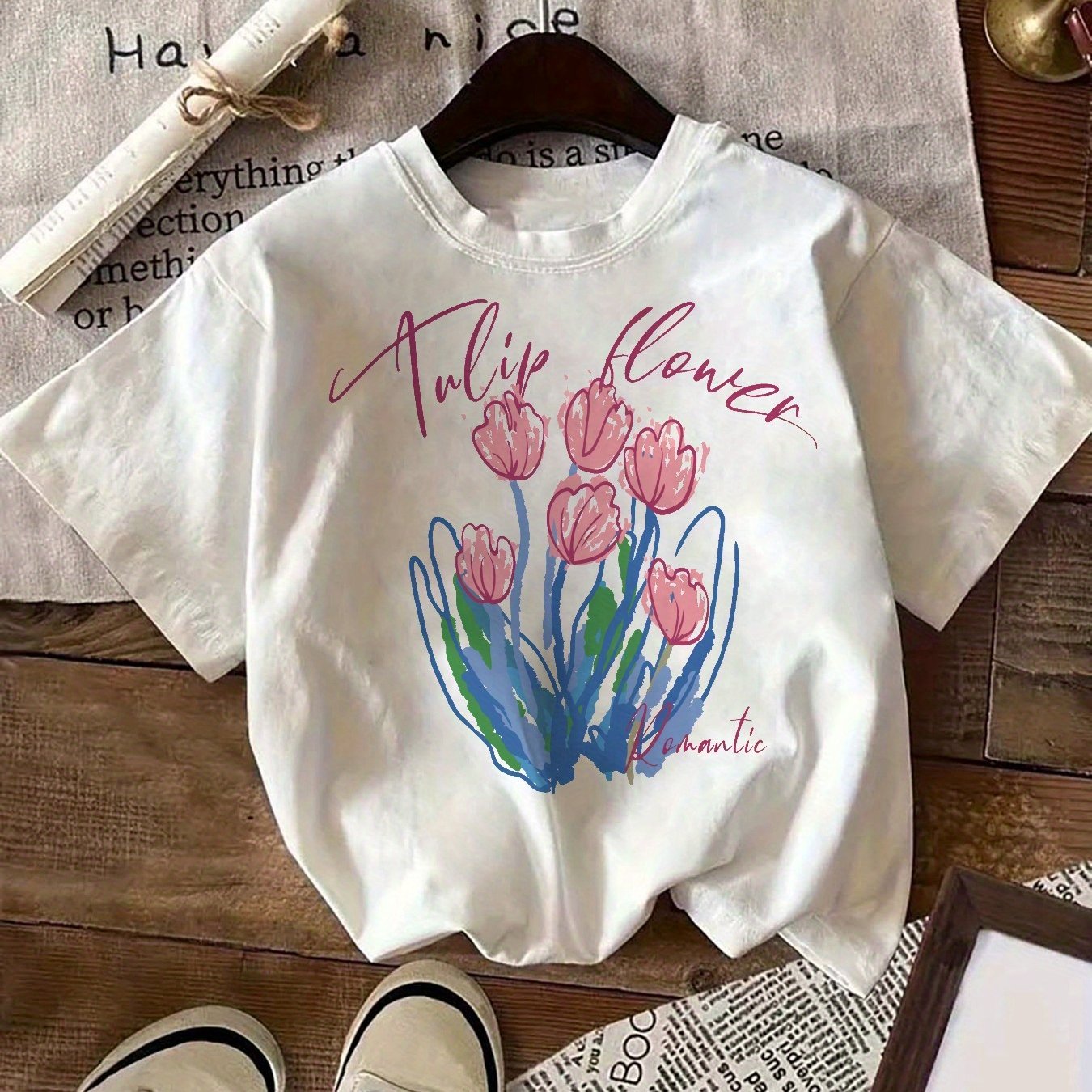 T-shirt For Women; Hand-painted Style With Tulip Pattern, And Leaf Pattern Printed T-shirt Loose, Casual, Round Neck Short Sleeve Top For Women.