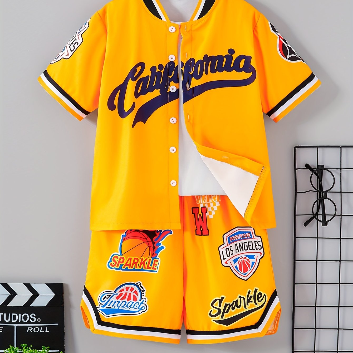 Image of A Two-piece Set For Boys Featuring A Summer Print Short-sleeve Baseball Collar Shirt And Casual Shorts, Perfect For Outdoor Sports And Exercise, Halloween
