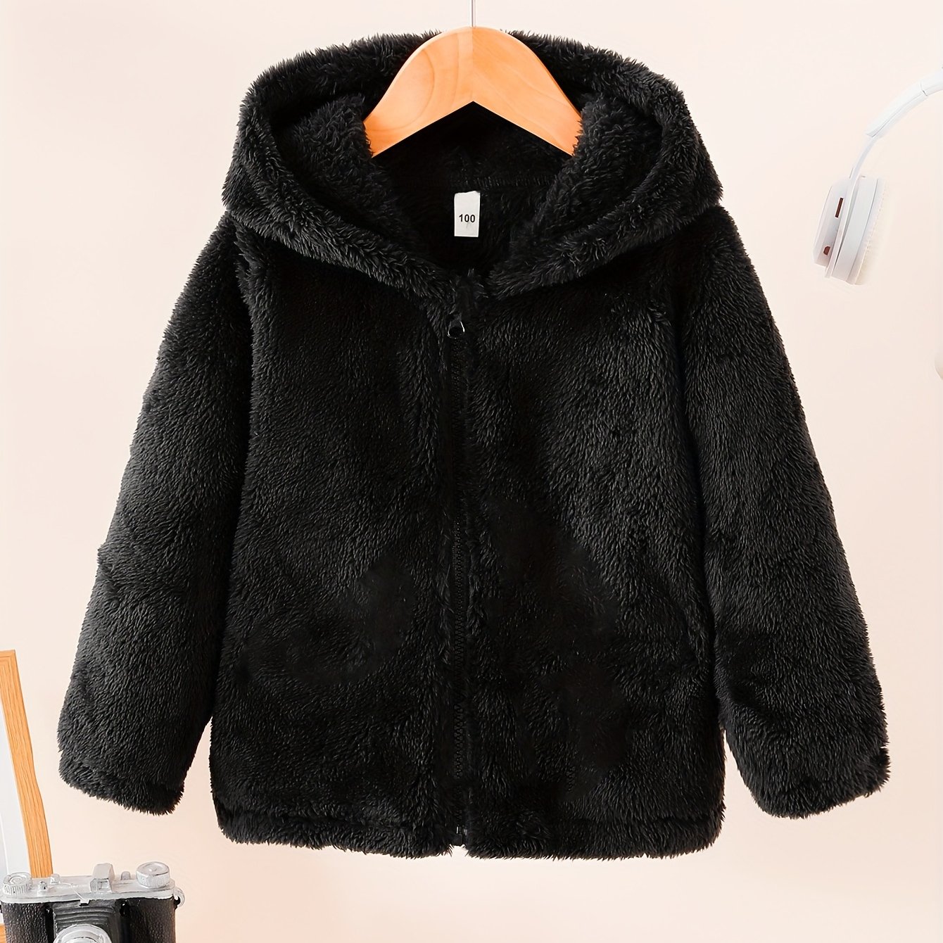Image of ' Fall Winter Black Solid Fleece Jacket Fashionable Individual Trendy Warm Top, Gift Option