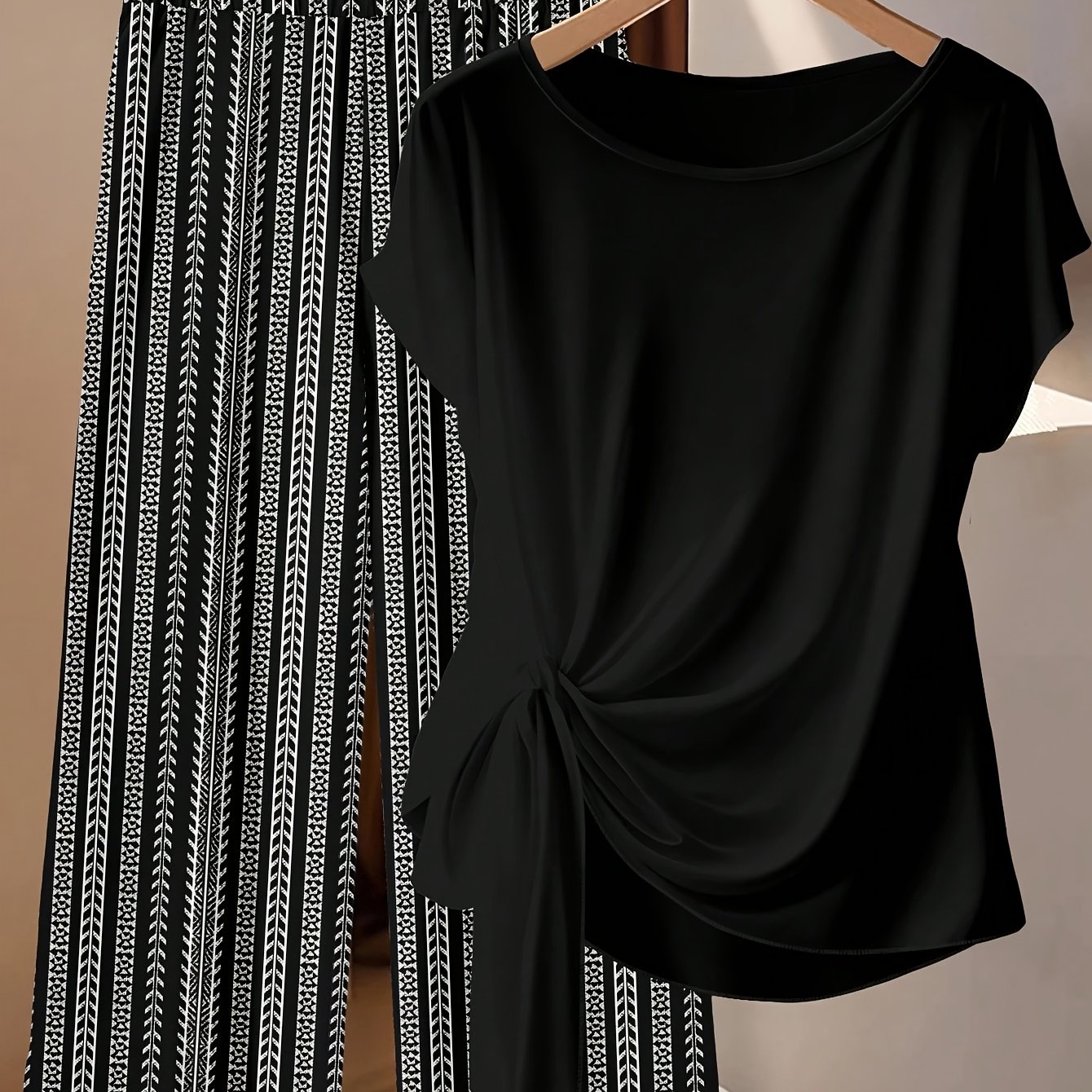 TEMU Women's Black Casual Short Sleeved Top And Retro Floral Striped Printed Pants Two-piece Set, Suitable For Leisure And