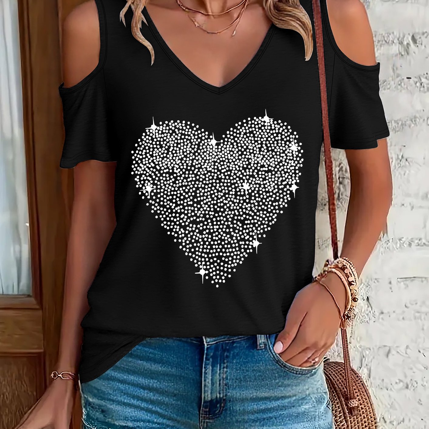 TEMU Fashionable Women's T-shirt With A V-neck And Printed Design, Stylish Off-shoulder Short-sleeve T-shirt