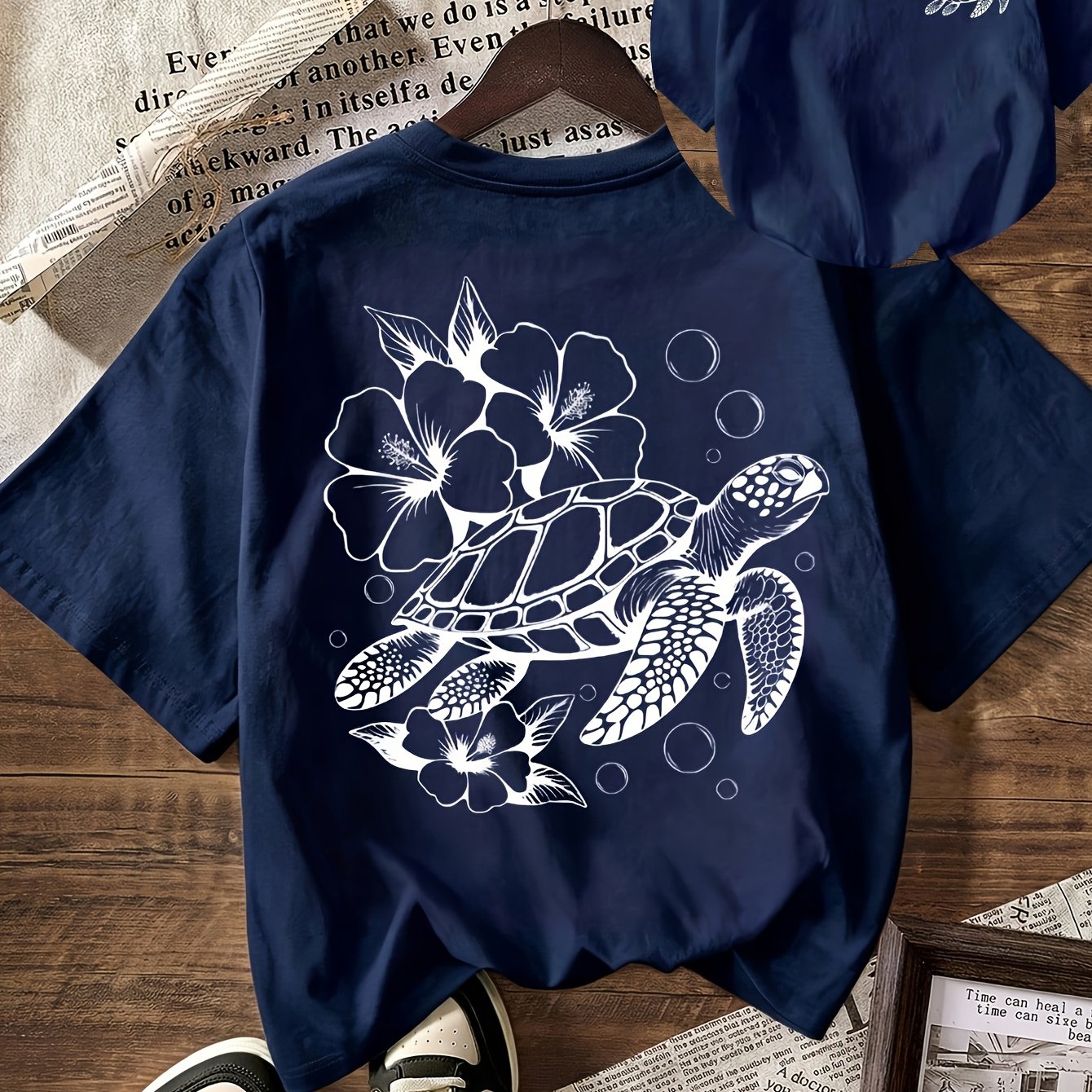 TEMU Women's Hawaiian Hibiscus & Sea Turtle T-shirt - Navy Short Sleeve Crew Neck Beach Top With Ocean Turtle Print, Casual Vacation Outfit Suitable