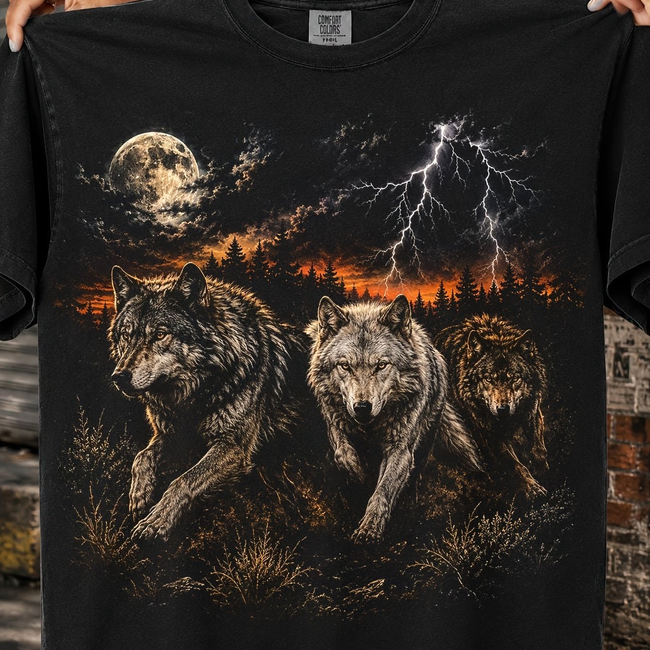 Image of Moon Halftone Vintage Old School Graphic Gift For Wildlife Fans Men Crew Neck 180g Cotton Short Sleeve T Shirt Offered In Sizes S To 3xl