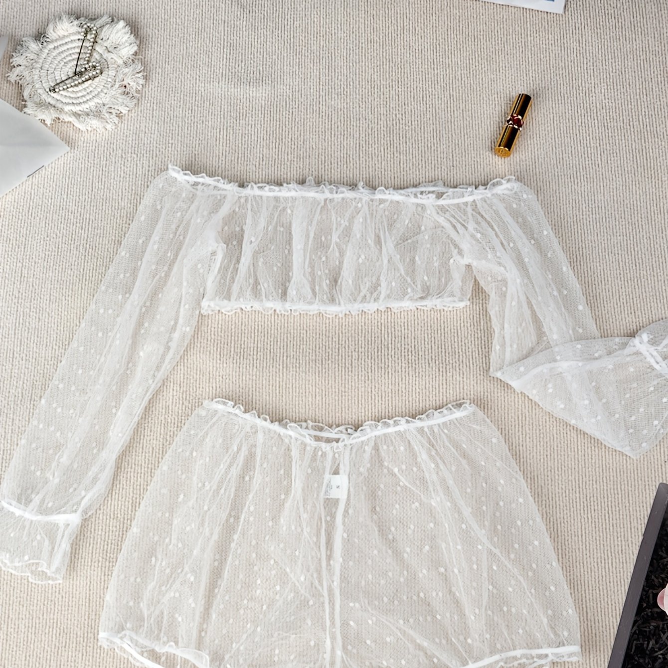 E-shop Sexy Dessous BH und Slips Set - Damen Polka Dot Mesh Style. In Weiß als Innenlage erhältlich.