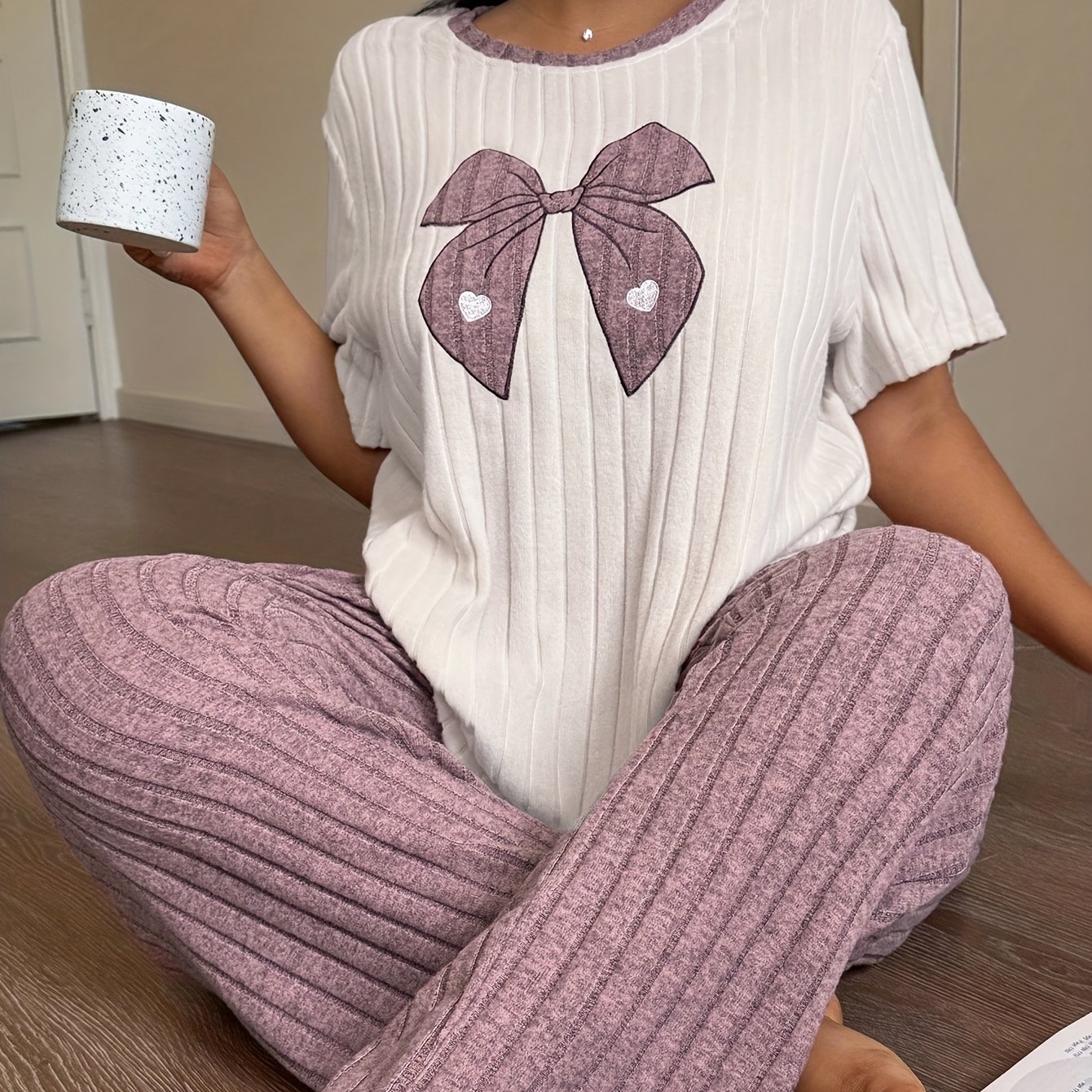 Plus Size Women's Elegant Soft Comfortable Bow Pattern And Heart Embroidery Short Sleeve And Long Pants Set