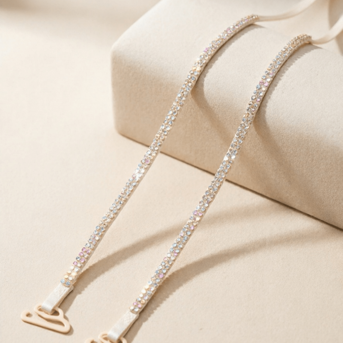 TEMU Bretelles de soutien-gorge élégantes TSLBNRIO en cristal nude - Bandes d'épaule amovibles adaptées , aux fêtes, aux tenues de piscine et aux