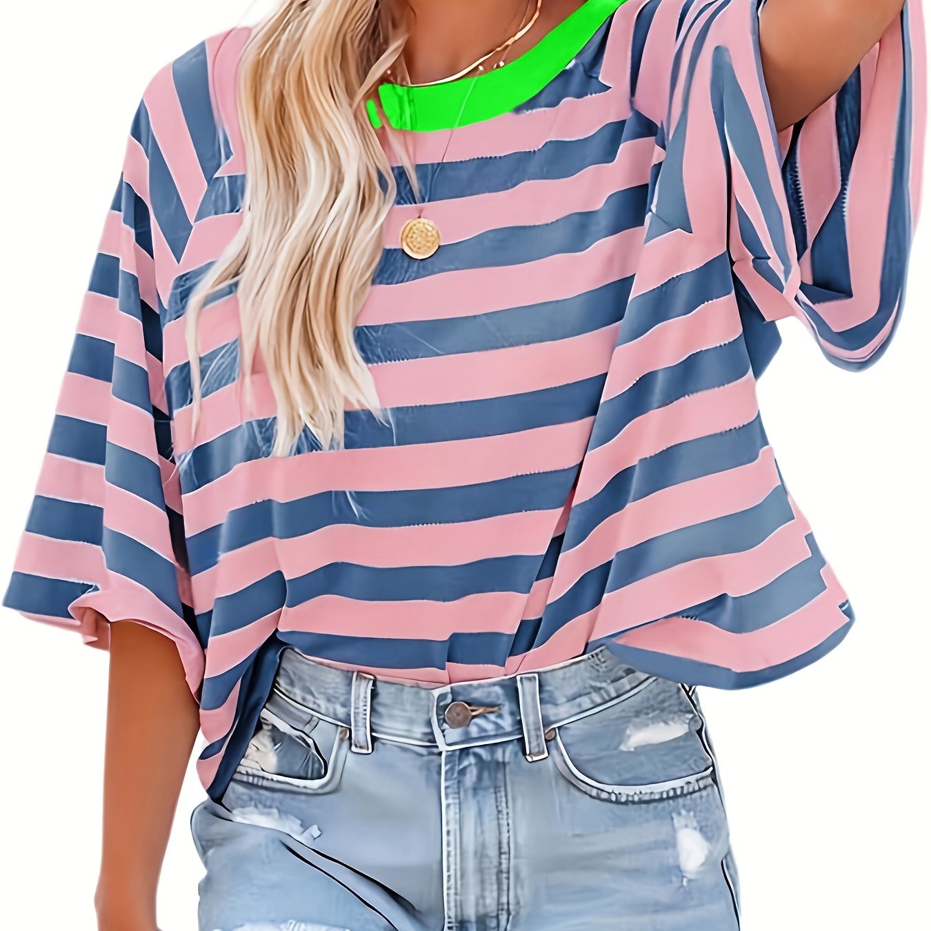 E-shop Lässiges, leicht gestreiftes Damen T-Shirt mit Rundhalsausschnitt und kurzen Ärmeln, locker geschnitten, geeignet für den Sommer