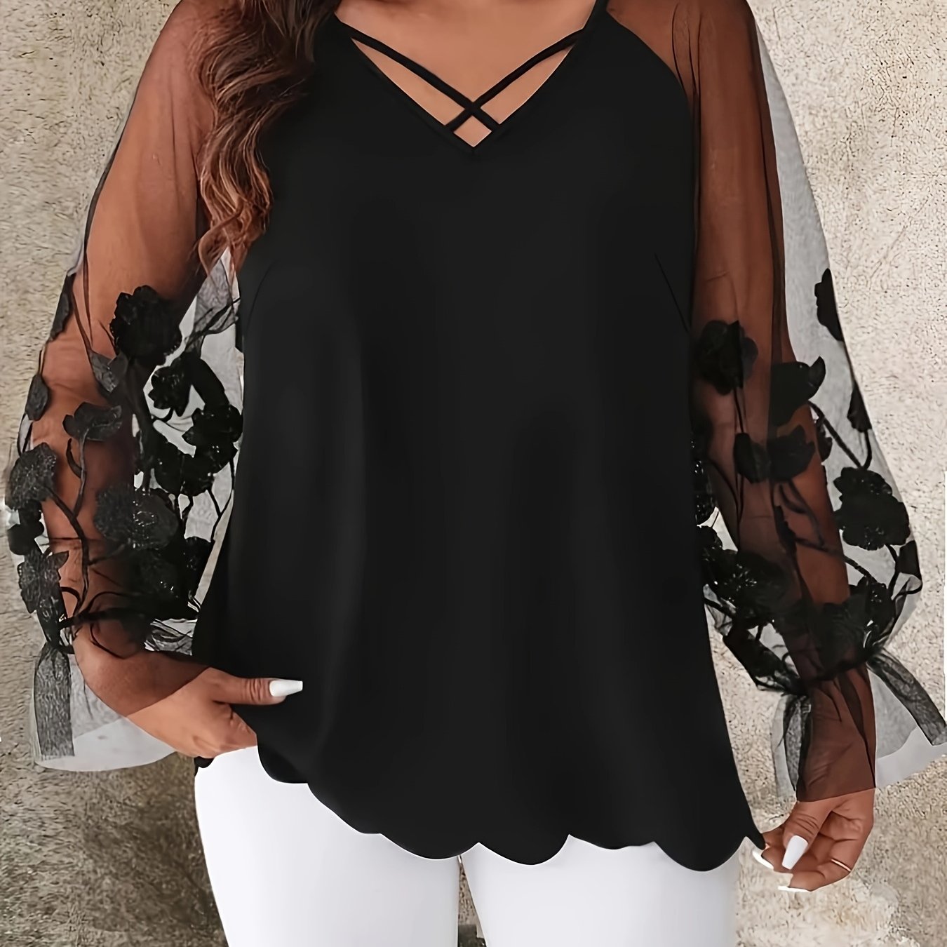 E-shop Modische Damenbluse in Standardgröße mit elegantem Blumenmuster, Mesh-Einsatz, V-Ausschnitt, langen Ärmeln unregelmäßigem Saum – lässiges