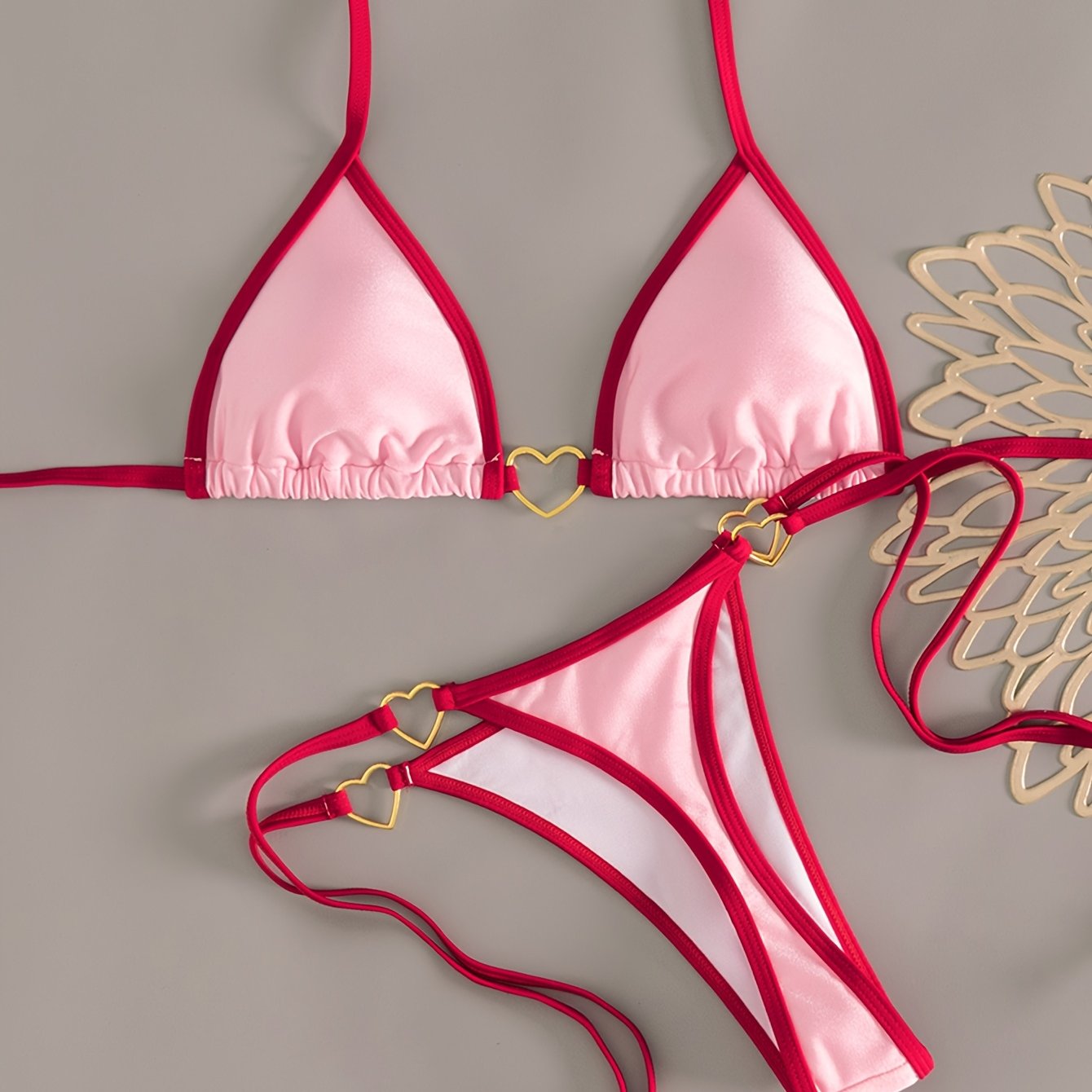 E-shop Frühlings-Sommer Neues Bikini-Set mit Kontrastbesatz, Neckholder mit Bindegürtel, herzförmige Ring-Schnalle, süßes Strand-Outfit