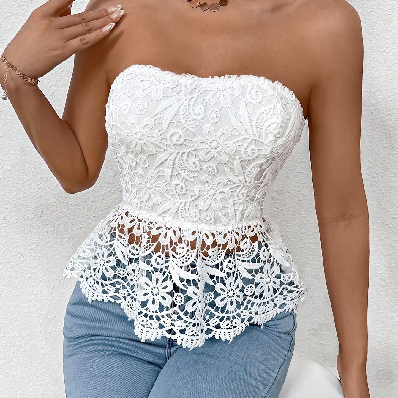 Women' Color Lace Camisole Blouse, Suitable For Holiday Party Wear