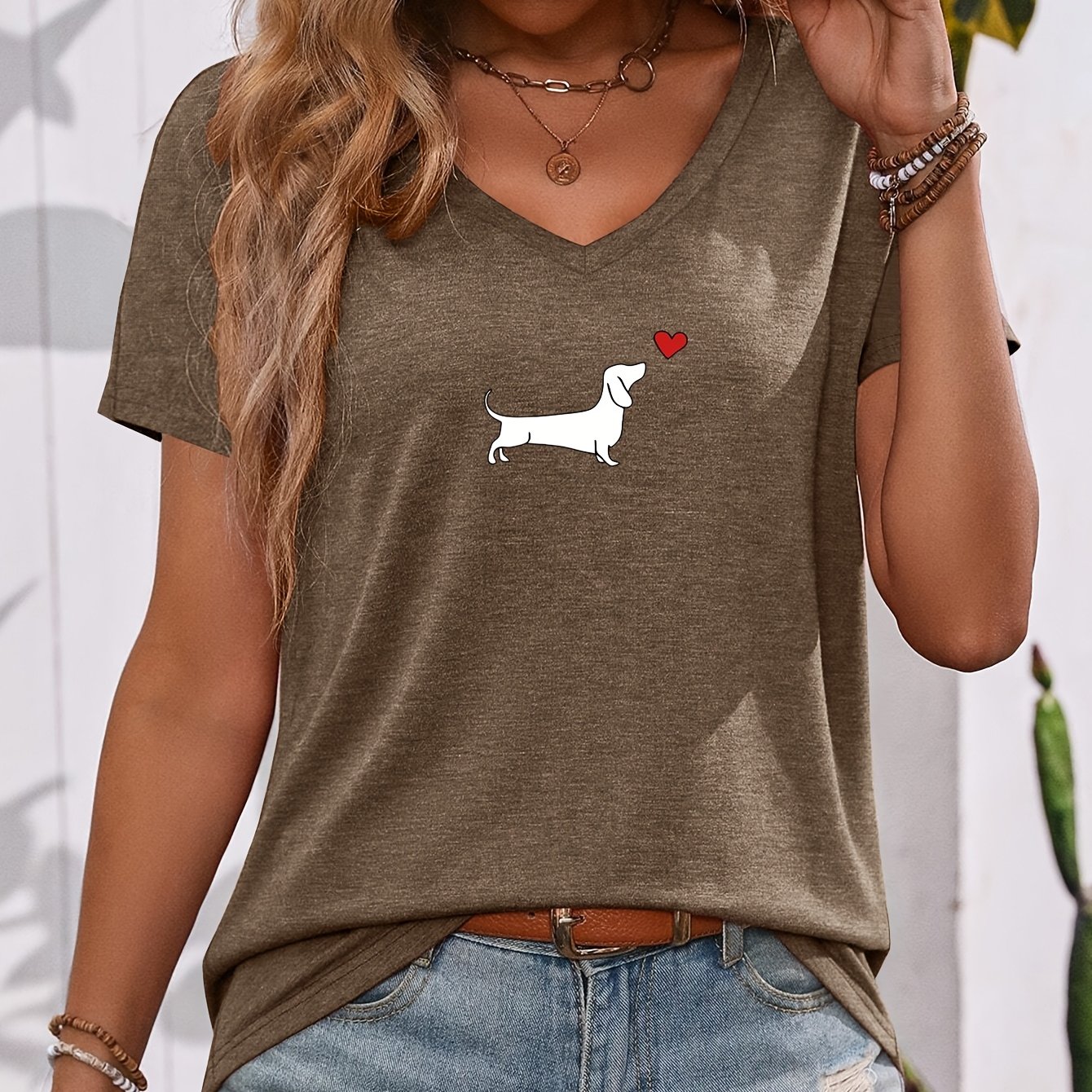 TEMU Warm And Minimalist Dachshund Lines With A Heart-pattern Print On A Printed V-neck Short-sleeve T-shirt. Casual And Y, Featuring A Trendy V-neck