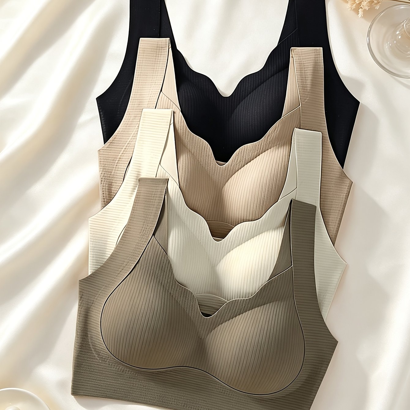 4-pcs Women' Color Seamless Wavy Edge Wire-free V-neck Breathable Comfortable Bra