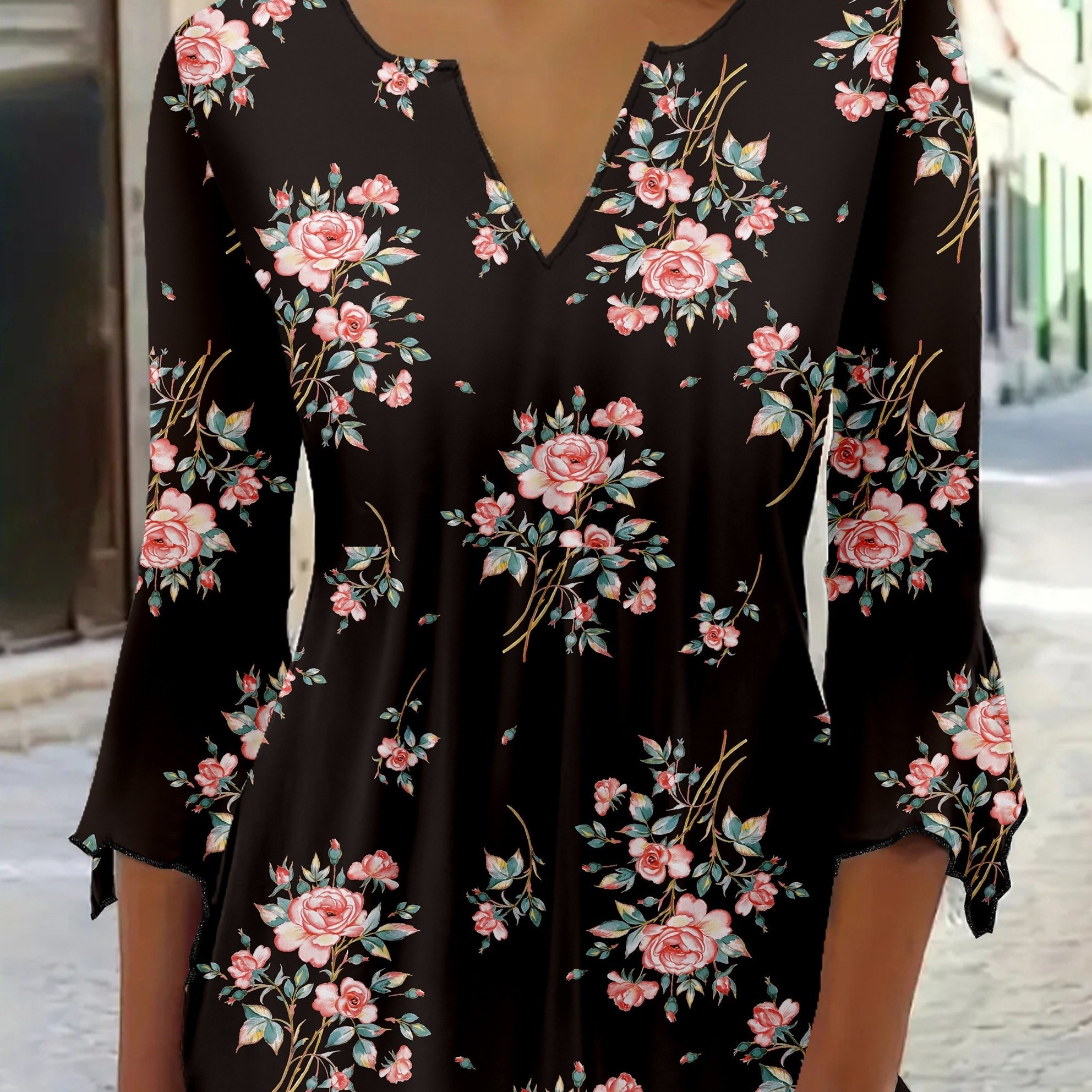 /summer T-shirt With Black Small Floral Print