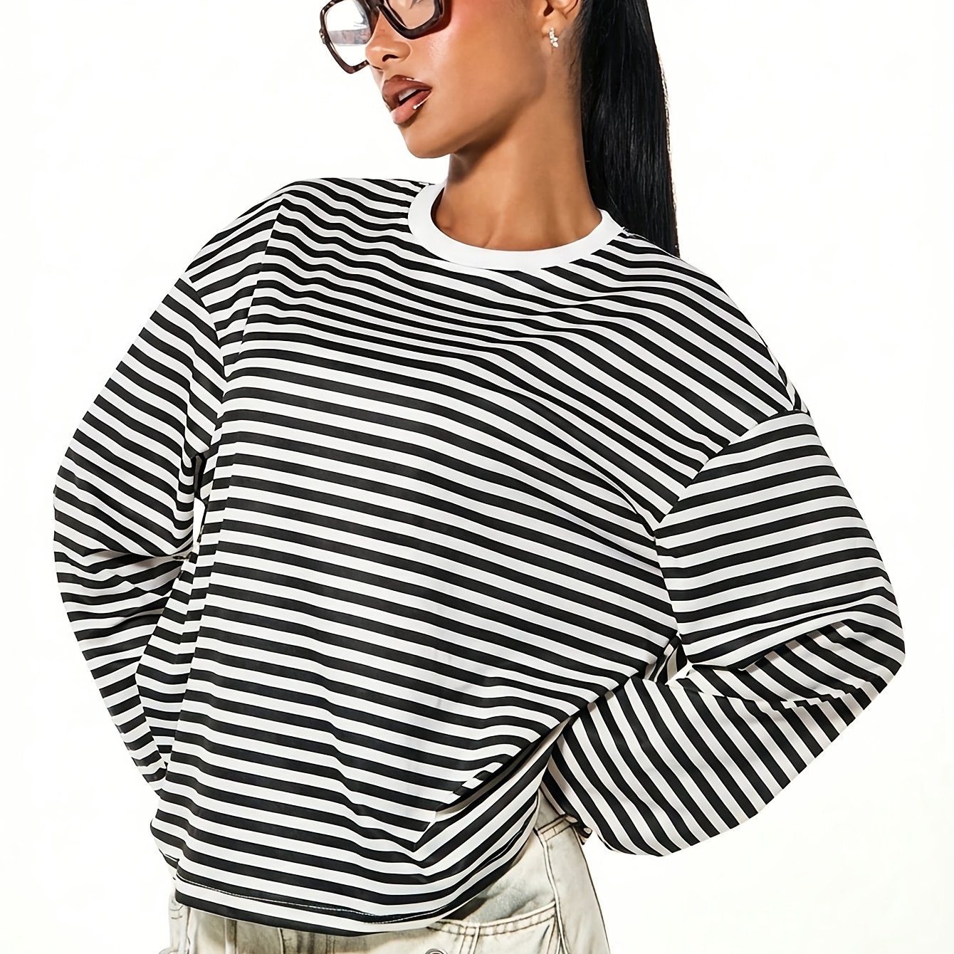 TEMU Women's Black And White Striped Sports Top, Featuring Black And Scheme With Simple And Elegant Stripe Elements. Suitable For Running, Fitness,