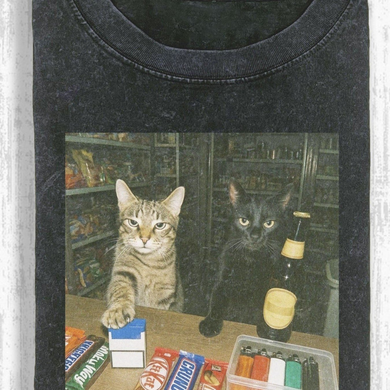 TEMU High-quality, Soft, And Comfortable Short-sleeve T-shirt For Men Featuring A Retro Distressed Print Of "snack Stall Cats". Perfect For Daily