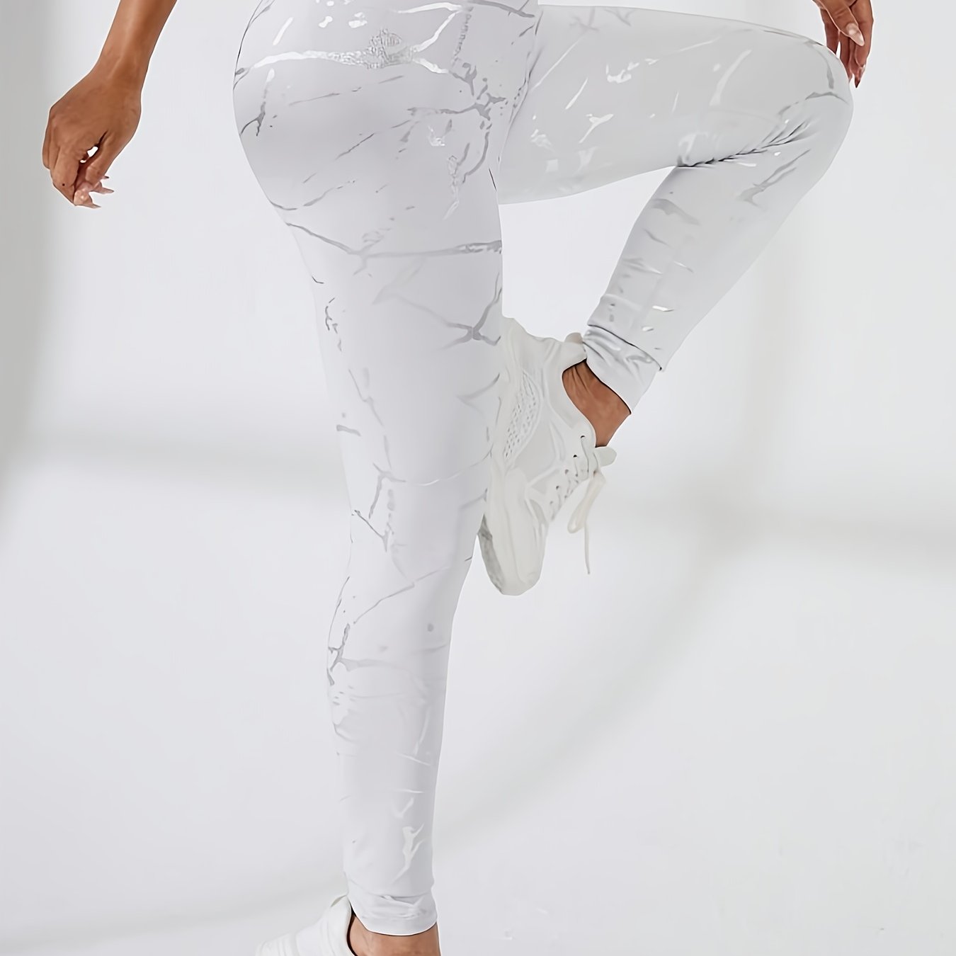 E-shop Damen Casual Leggings mit glänzenden silbernen Akzenten, beliebte, figurbetonte Dreiviertelhose für Outdoor-Aktivitäten