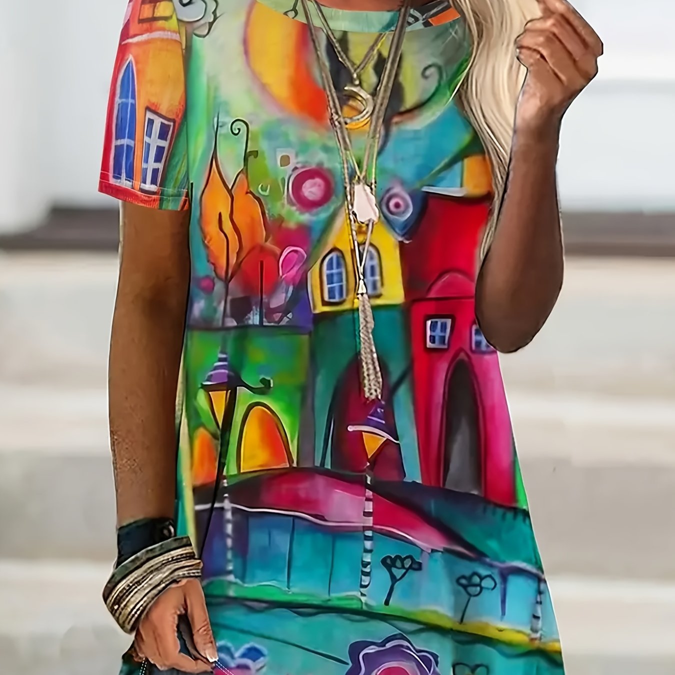 E-shop Fantasy Charm | Damen Kurzarm-Shirt mit lebendigem Cartoon-Print – Farbenfrohes Hausdesign, für lässige Sommerkleidung zu Hause oder im Urlaub,