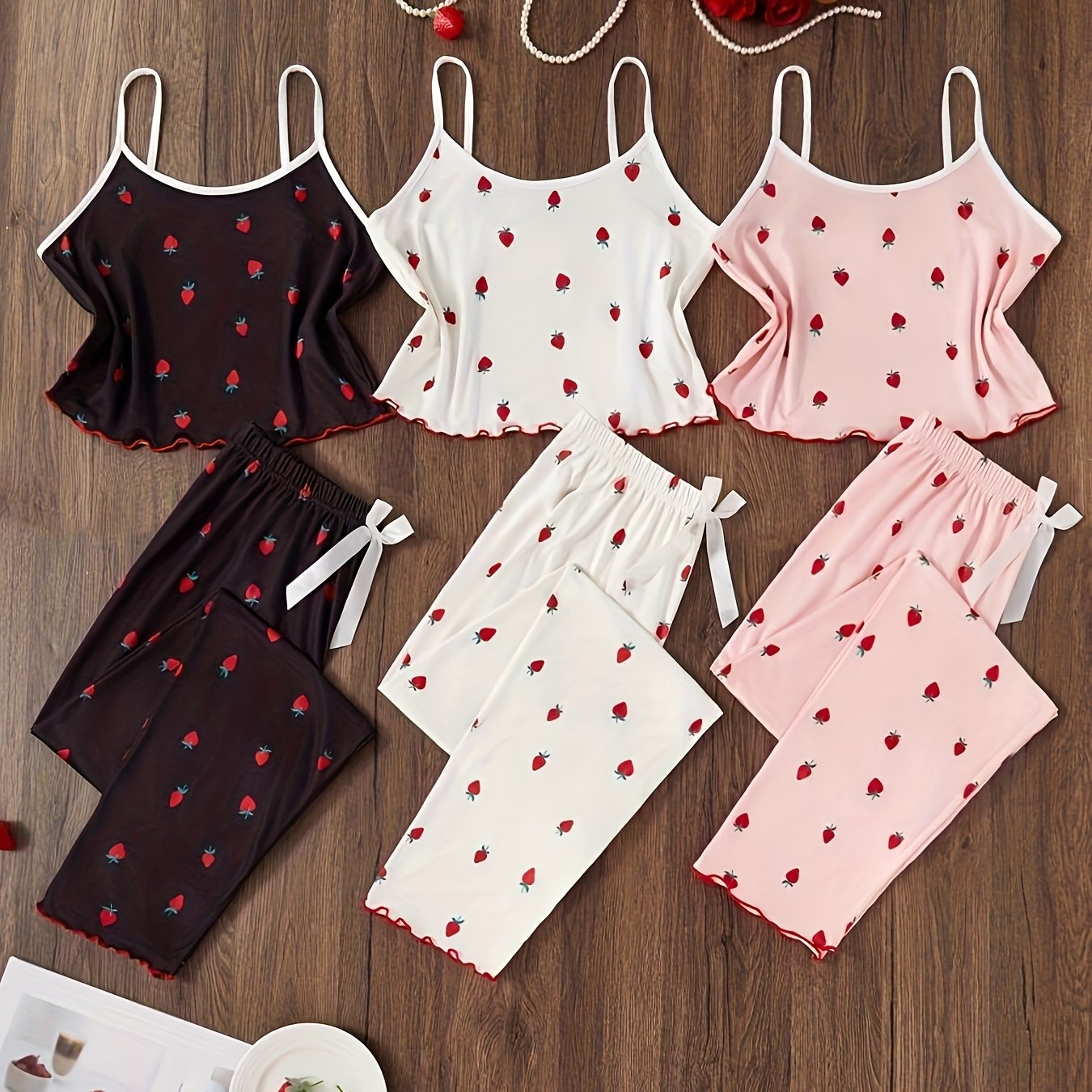 E-shop 6-teiliges Damen Ärmelloses Erdbeer-Pyjama-Set – Kurzes Crop-Schlafanzug mit Schleifenbesatz & Erdbeermuster, Rosa Passendes Nachthemd & Hose,