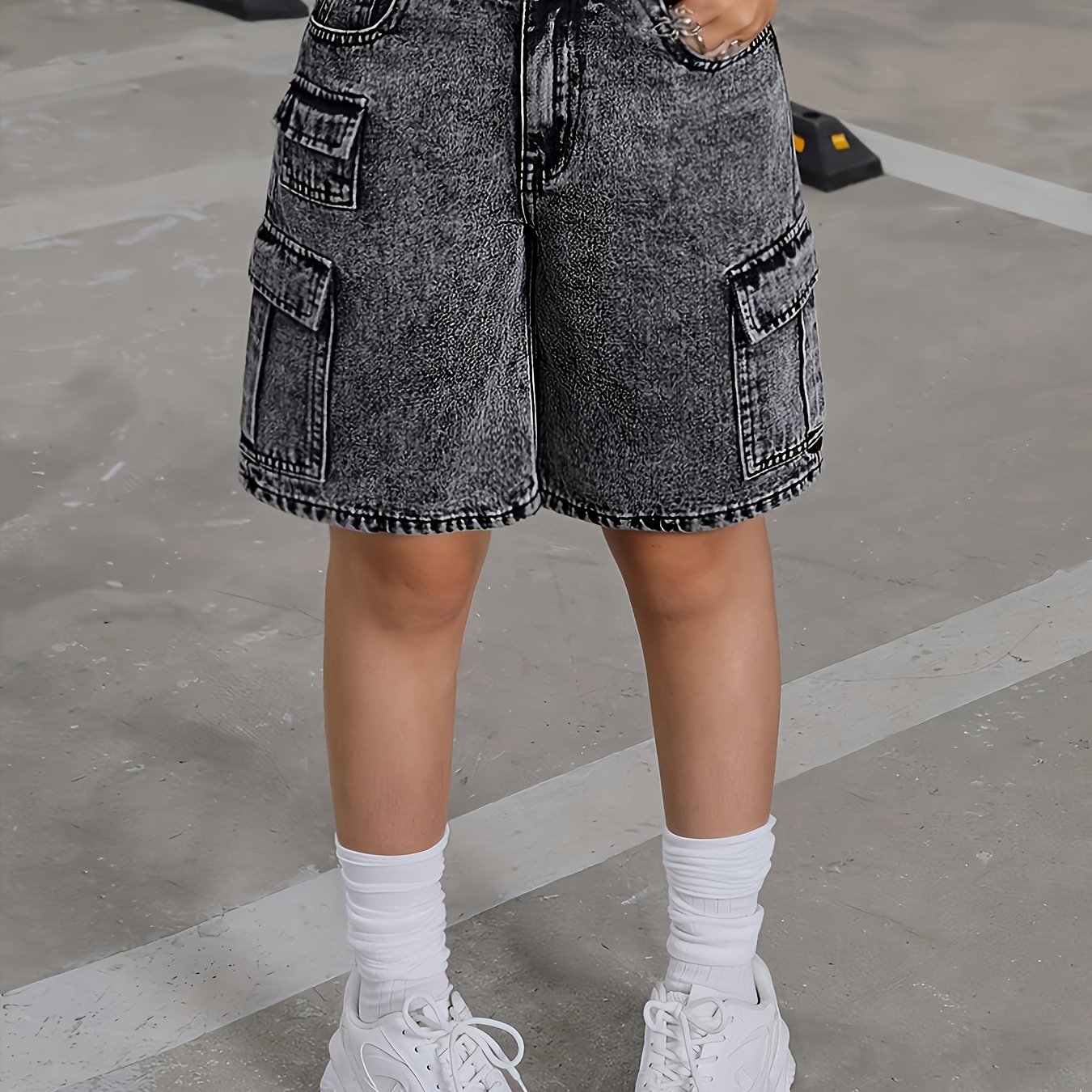 Image of Girl's Y2k Popular Vintage Flap Pocket Loose-fit Denim Cargo Shorts, Elastic Waist, Comfortable And Soft Fabric Suitable For , Back-to-school Long Pants, Outdoor Street Style Cargo Knee-length Pants