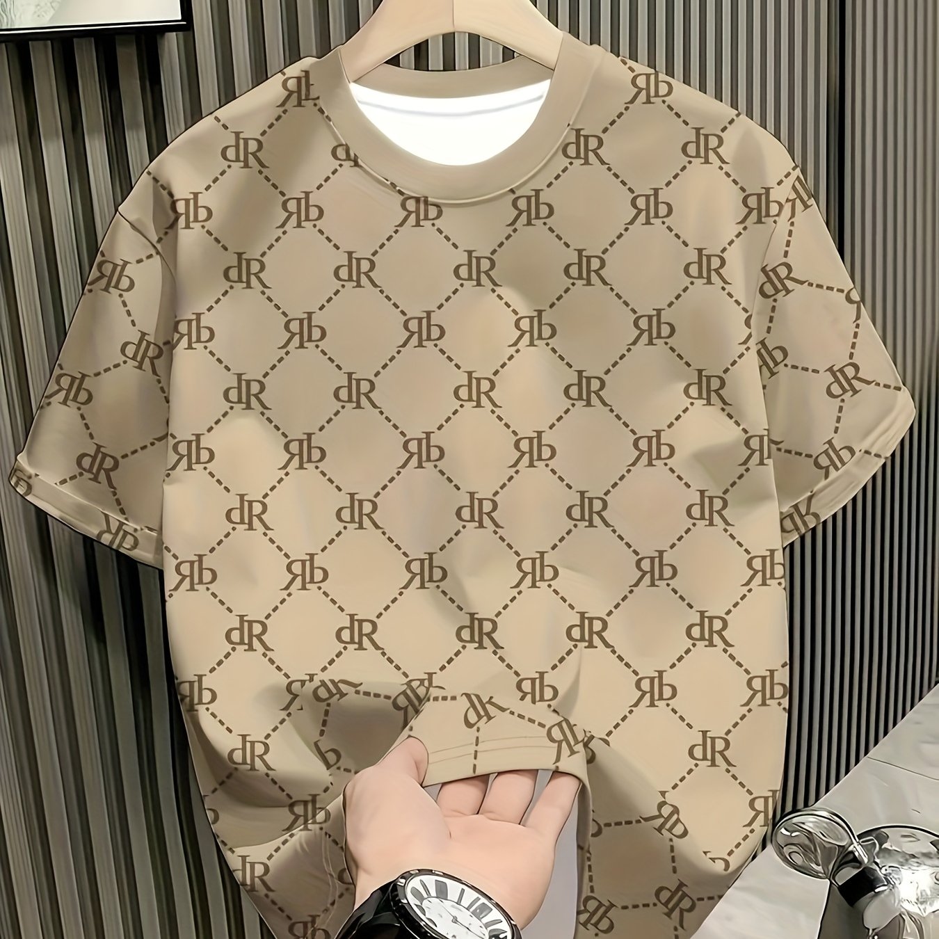 E-shop Lässiges Kurzarm-T-Shirt für Jungen - Hergestellt aus atmungsaktivem und weichem Polyester-Strickstoff, mit einem englischen