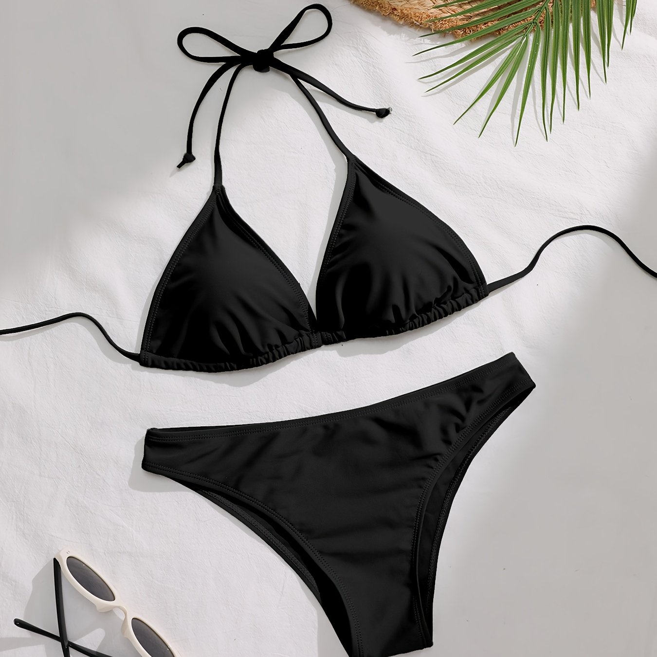 E-shop Klassisches sexy Bikini-Set, Neckholder V-Ausschnitt, Rückenfreier Zweiteiler, Dreieckstop und String-Bottom, für Strandpartys und Pool