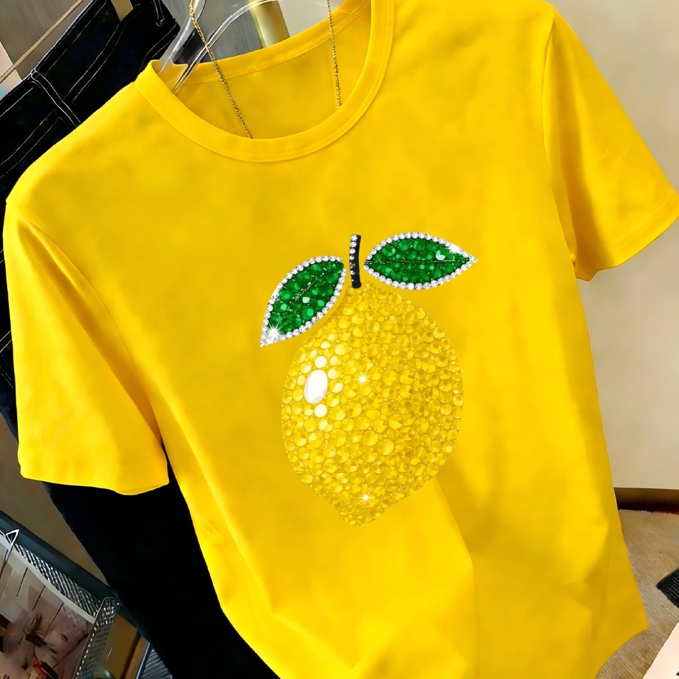 TEMU A Stylish And Comfortable Women's T-shirt Featuring A Lemon-shaped Print Accented With Green Leaves And Sparkling Diamond Patterns, Perfect For