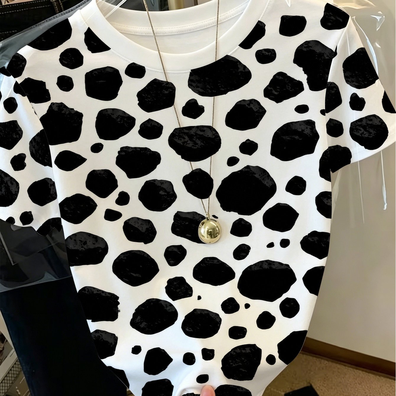 TEMU Black And White Dalmatian Animal Print Women's Printed T-shirt Office Travel Casual Outfit