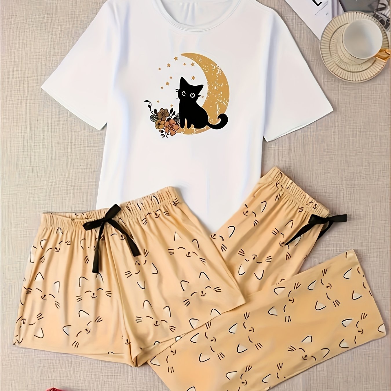 E-shop 3-teiliges Damen--Kleidungsset Tageskleidung/Kleidungs-Kombination Shorts & Hosenanzug - Katzenmotiv (Gelb mit schwarzem Kätzchen- Monddruck) -