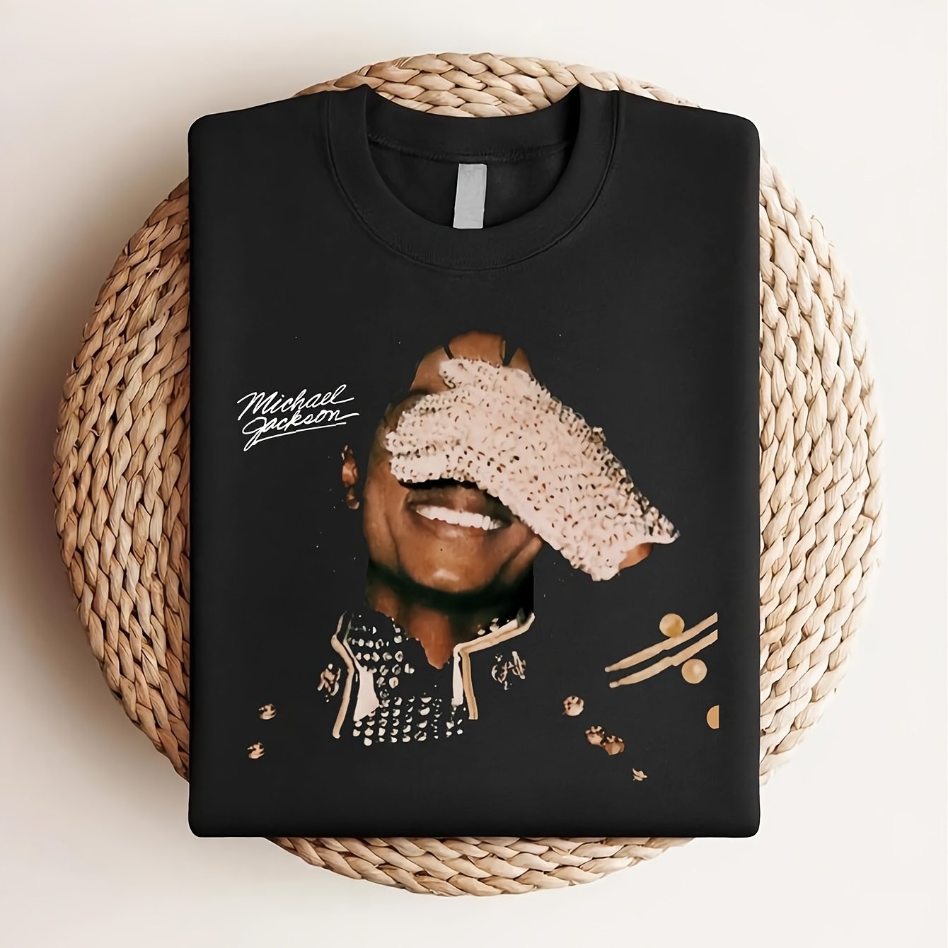 Retro Vintage 80s Style Tshirt For Women Featuring A Print Of Glove On This Versatile And Casual Fashion Piece Is Comfortable Stylish And Unisex With A Slightly Graphic Design