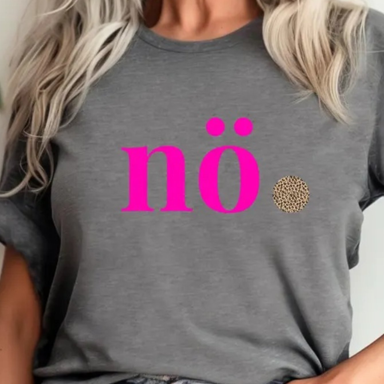 Image of Plus Size, No T-shirt, Neon Pink Shirt Mit Dem Slogan No.