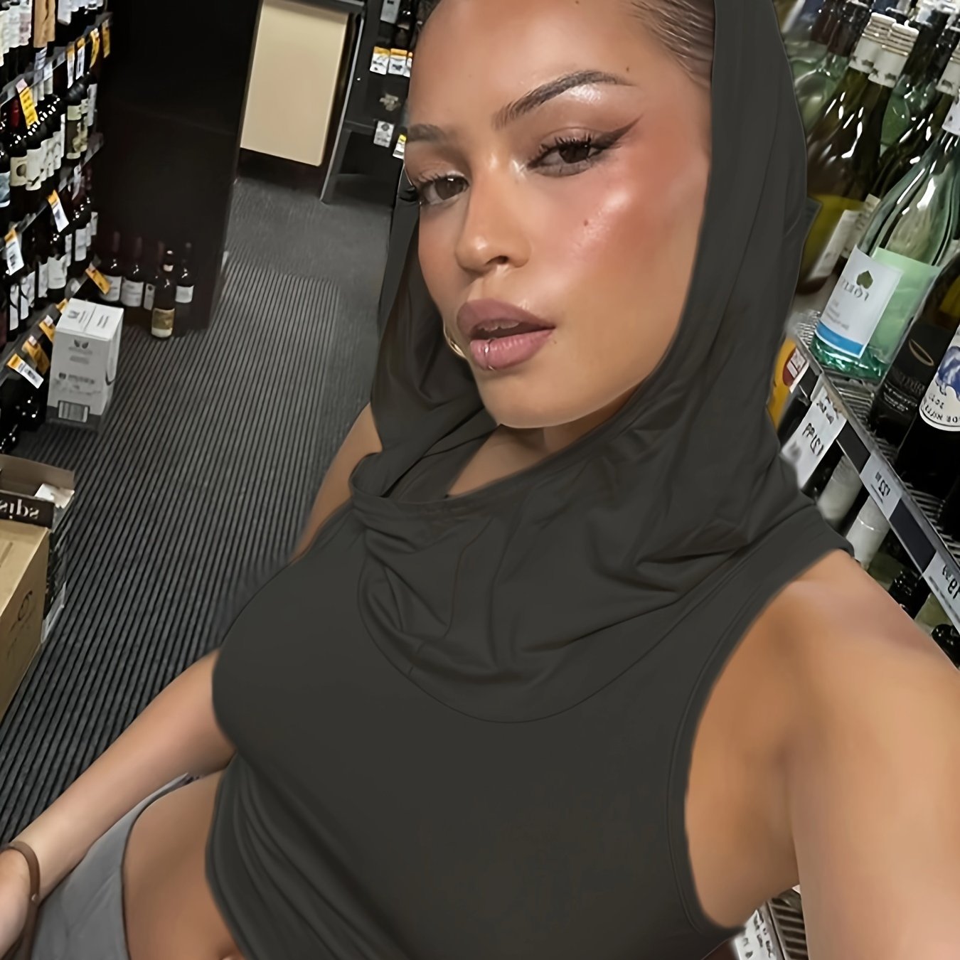 Image of Women Fashion Sleeveless Back Cut Out Hoodie Crop Tank