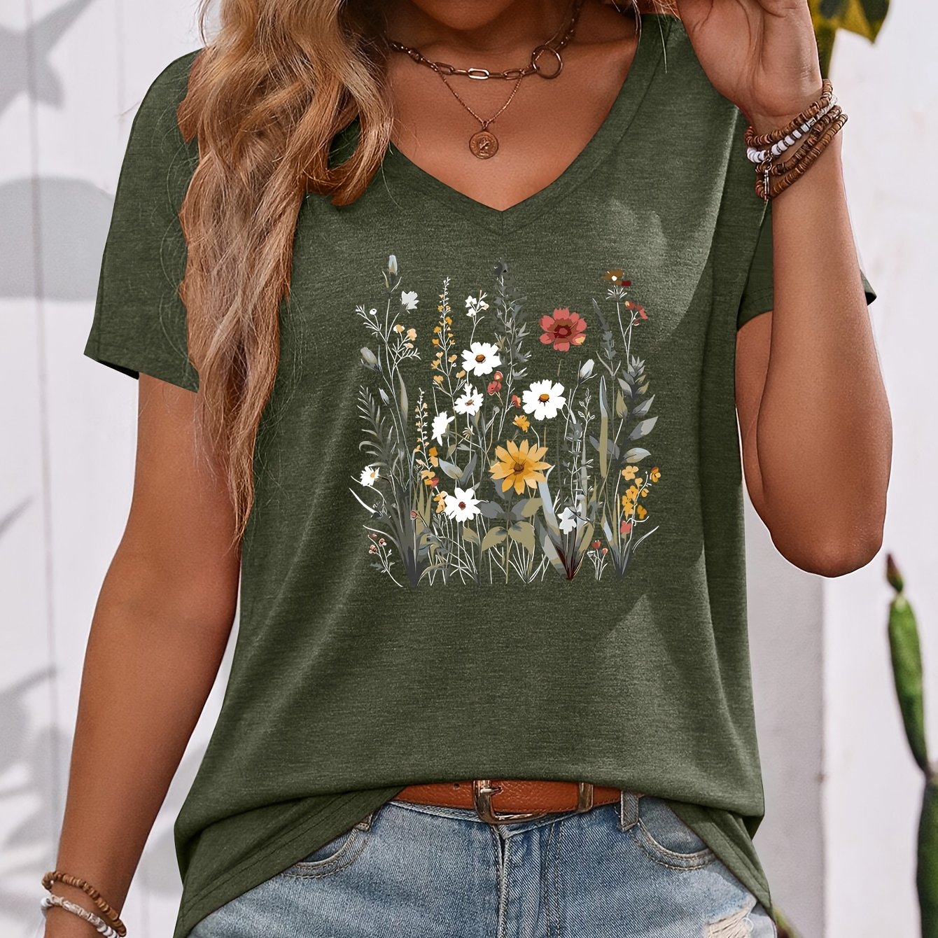 TEMU V-neck Short-sleeve T-shirt With Colorful Print Featuring Multiple Illustrations. Suitable For Everyday Streetwear, Simple And Casual, Ideal For