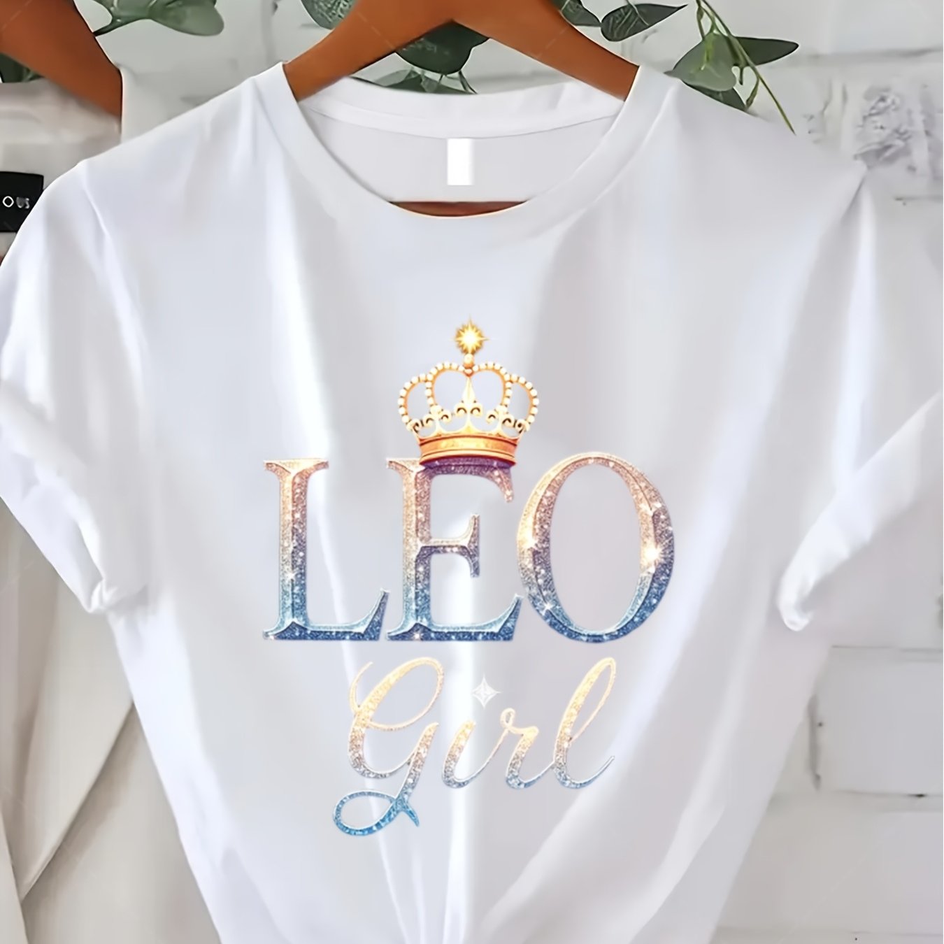 TEMU Women's Fashion Casual Top Featuring A Round Neck And Loose Fit T-shirt With A Lion Wearing A Print, Festive Holiday Party Outfit For Adults,
